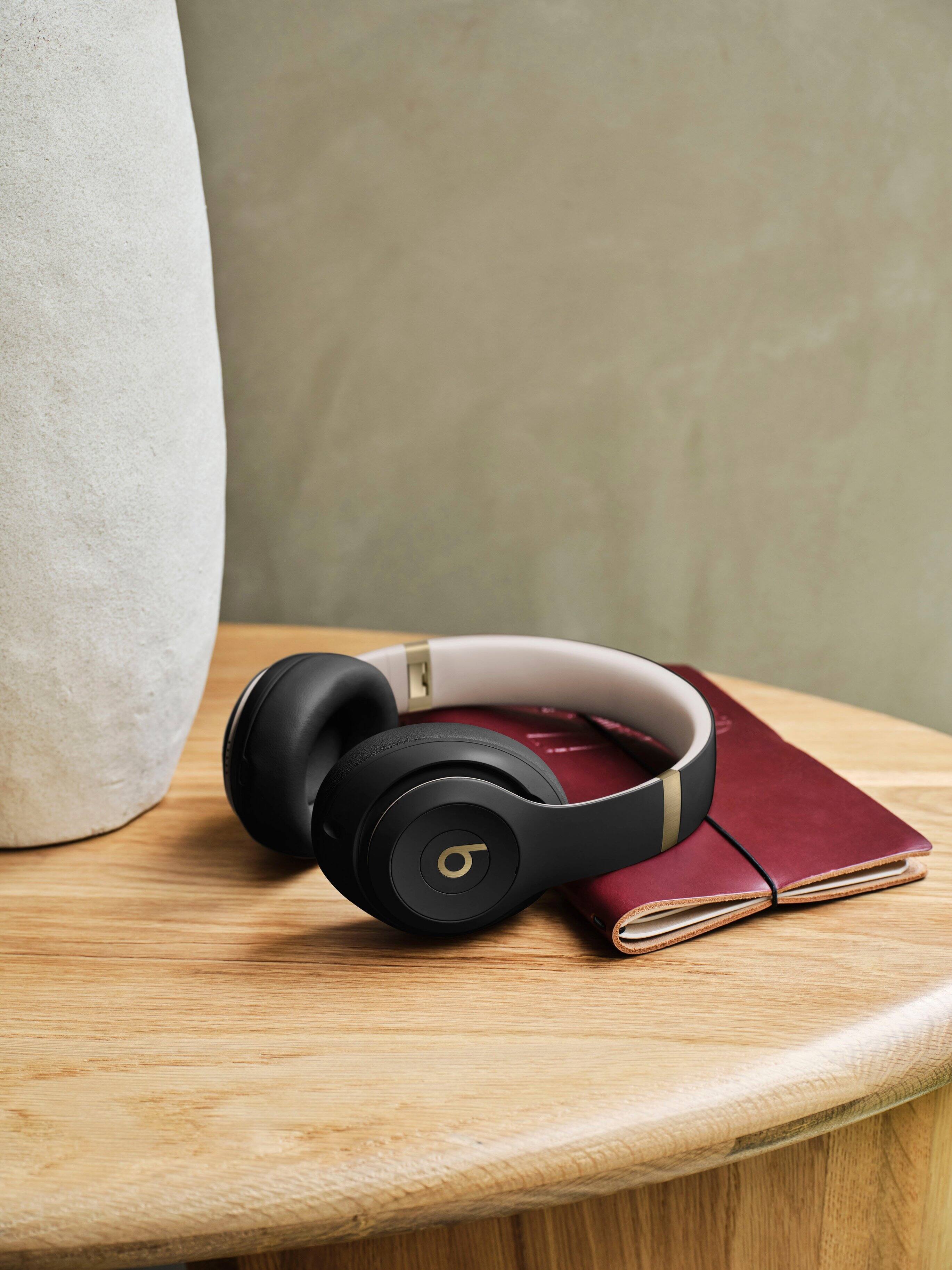 Alt View 15. Beats - Studio Pro - Wireless Noise Cancelling Over-the-Ear Headphones - Only at Best Buy - Black & Gold.