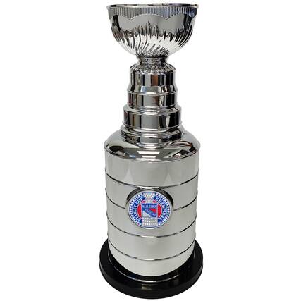 CUP CHAMPIONS
NEW YORK
BEESEEY
TII STANLEY CUP
MANAGERS
CHAMPIONS
NRD