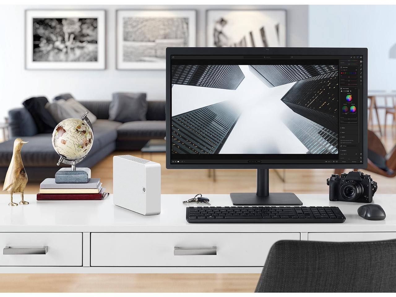 Alt View 7. Seagate - Seagate Expansion 8TB External Hard Drive HDD - USB 3.0, with Rescue Data Recovery Services (STKP8000404) White - White.