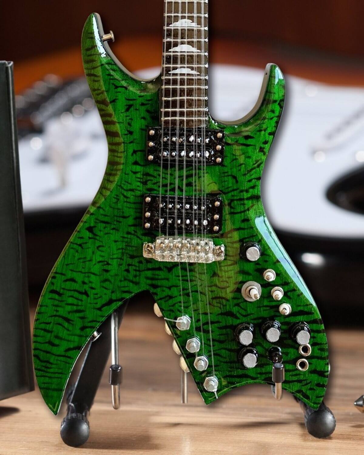 Axe Heaven Slash Slash Guns N Roses Signature BC Rich Green Bitch