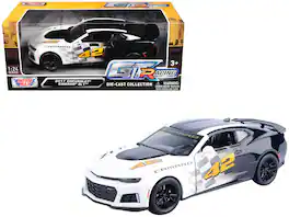 2017 Chevrolet Camaro ZL1 #42 "GT Racing" Series 1/24 Diecast Model Car by Motormax - Black And White
