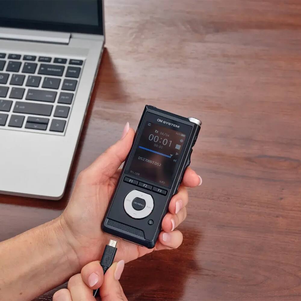 OM SYSTEM  
DS270007.DS2  
FOLDER  
F1 F2 F3  
00:01  
00:01  
DS270007.052  
DS2  
OM MENU