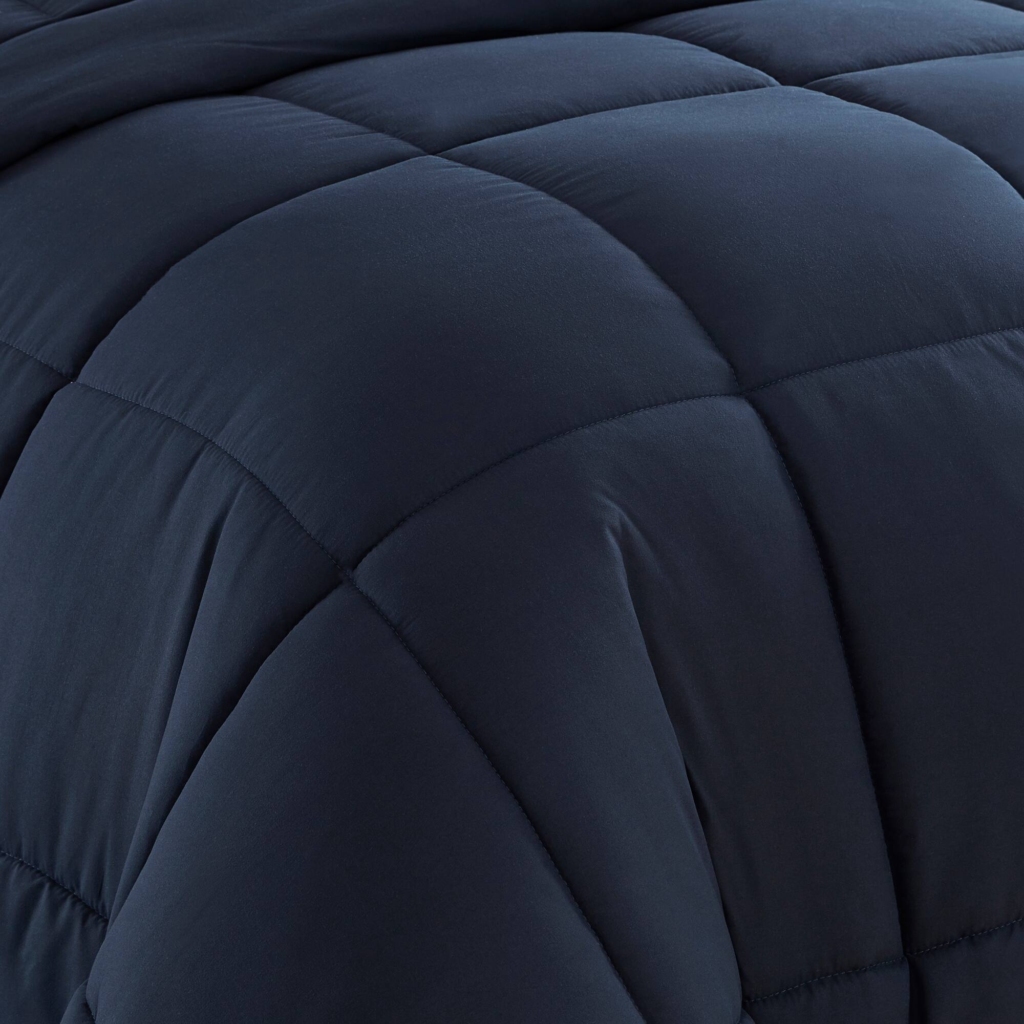 Angle. Sweet Home Collection - Down Alternative Reversible All Season Solid Comforter, Twin - Navy.