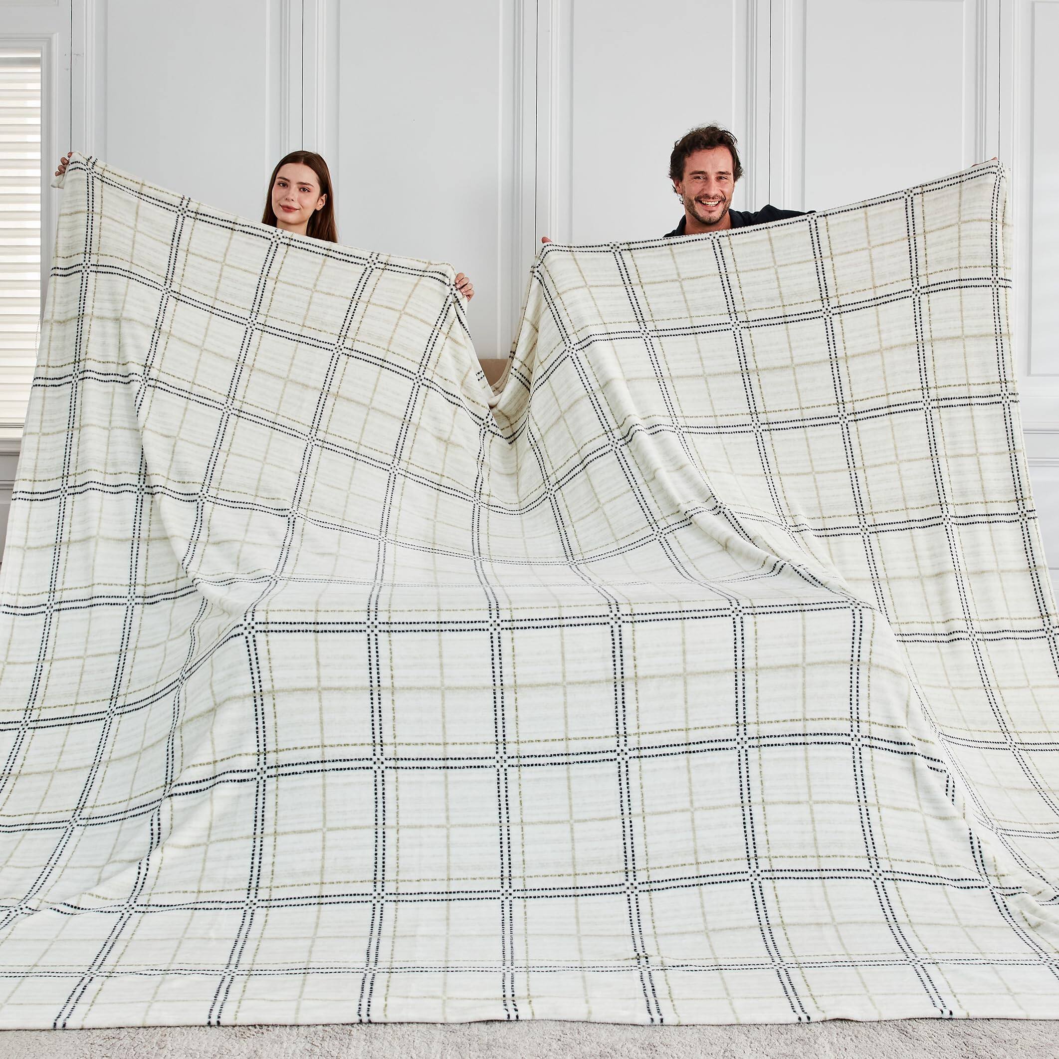 Line Ivory Grey 120"x120"