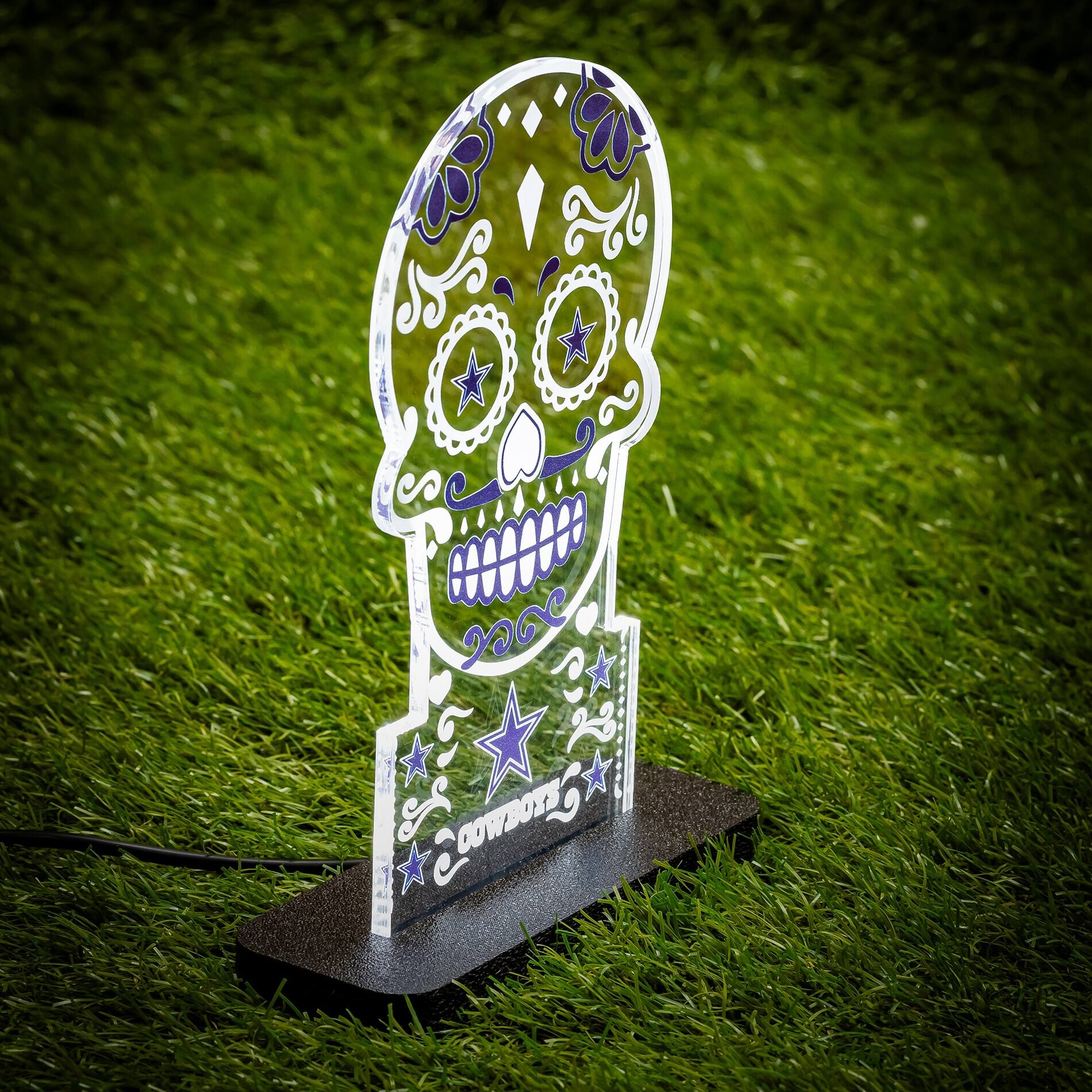 Alt View 1. Evergreen Enterprises - Dallas Cowboys 10" LED Tabletop Sugar Skull Halloween Desklite Sign - Multicolor.