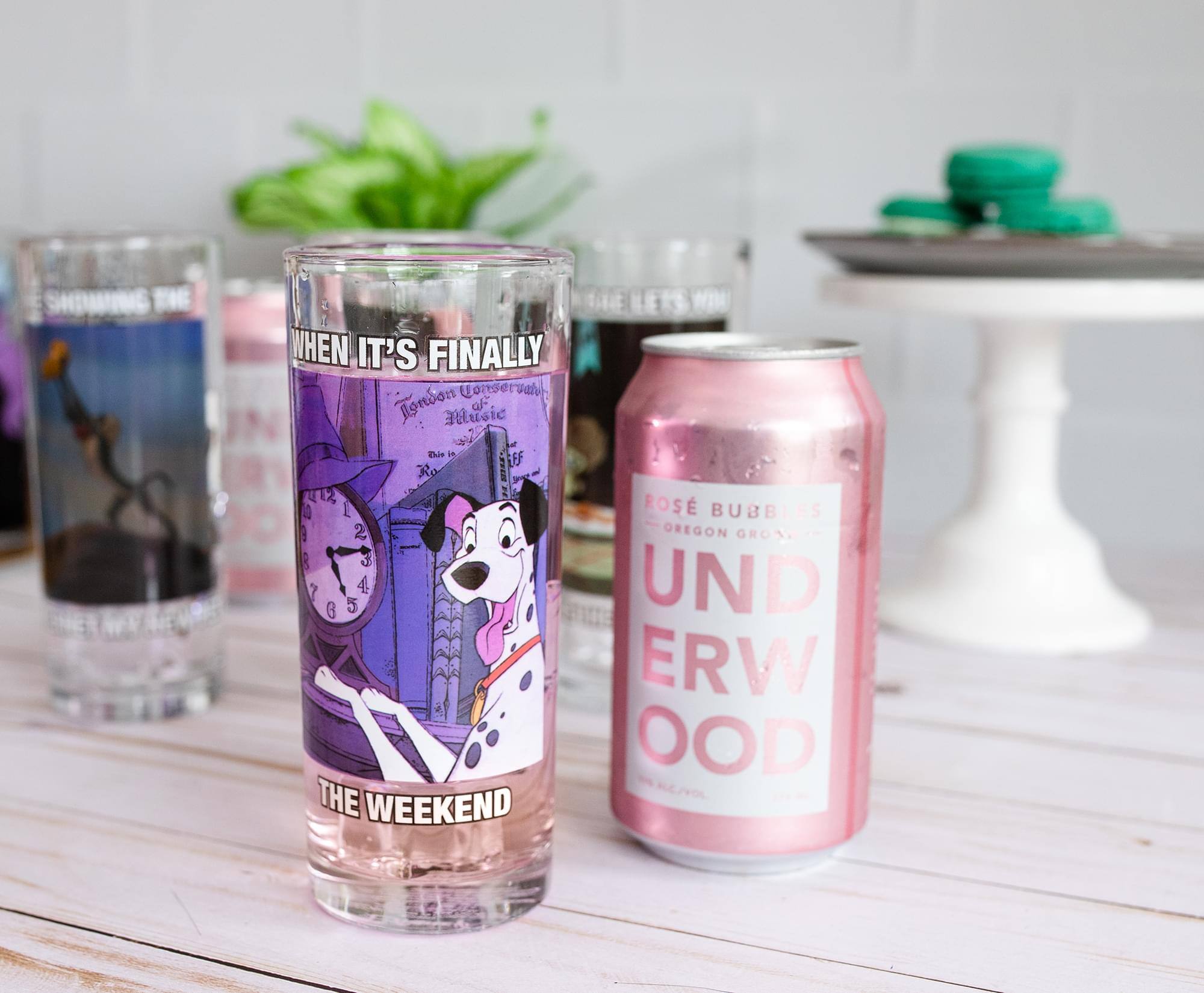 WHEN IT'S FINALLY  
THE WEEKEND  

UND ERWOOD  

ROSE BUBBLES  
OREGON GROWN