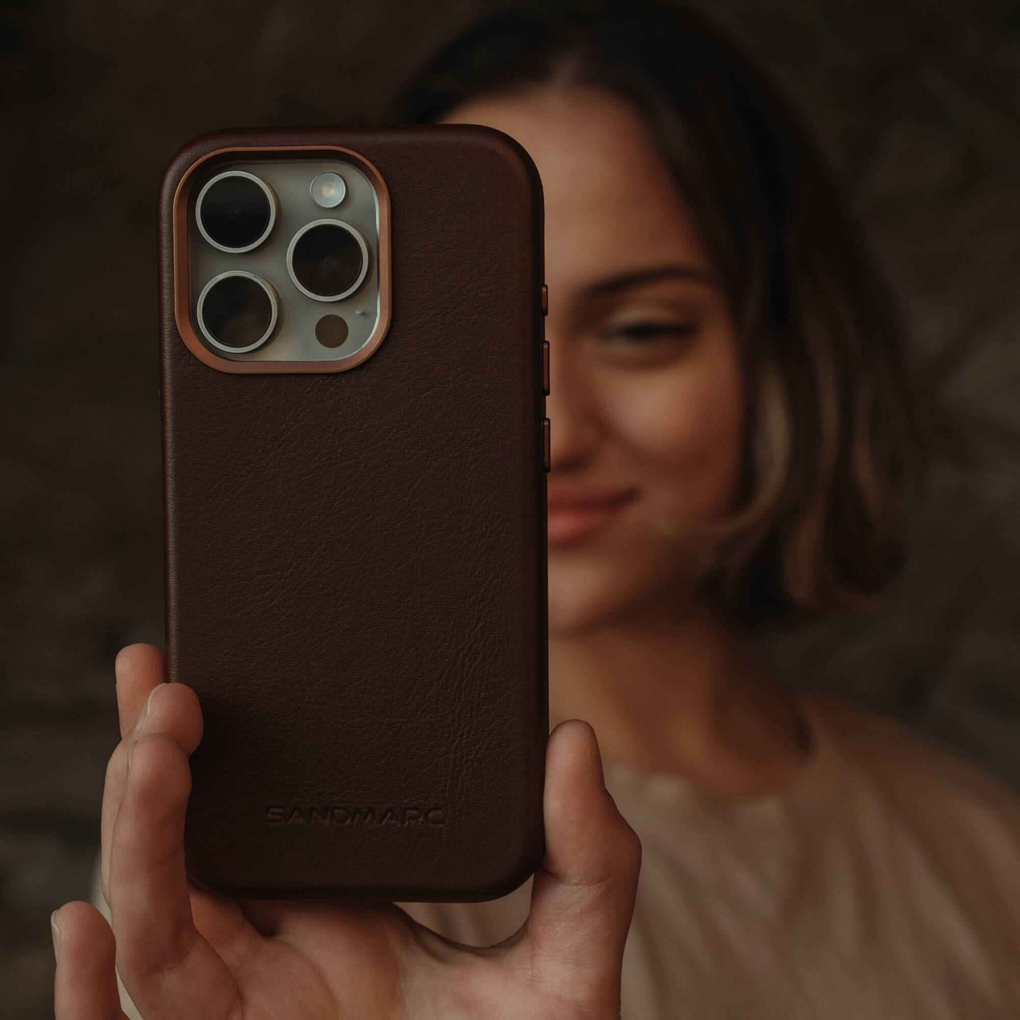 Back. SANDMARC - Minimal Leather Case - iPhone 16 Pro Max - Brown - brown.