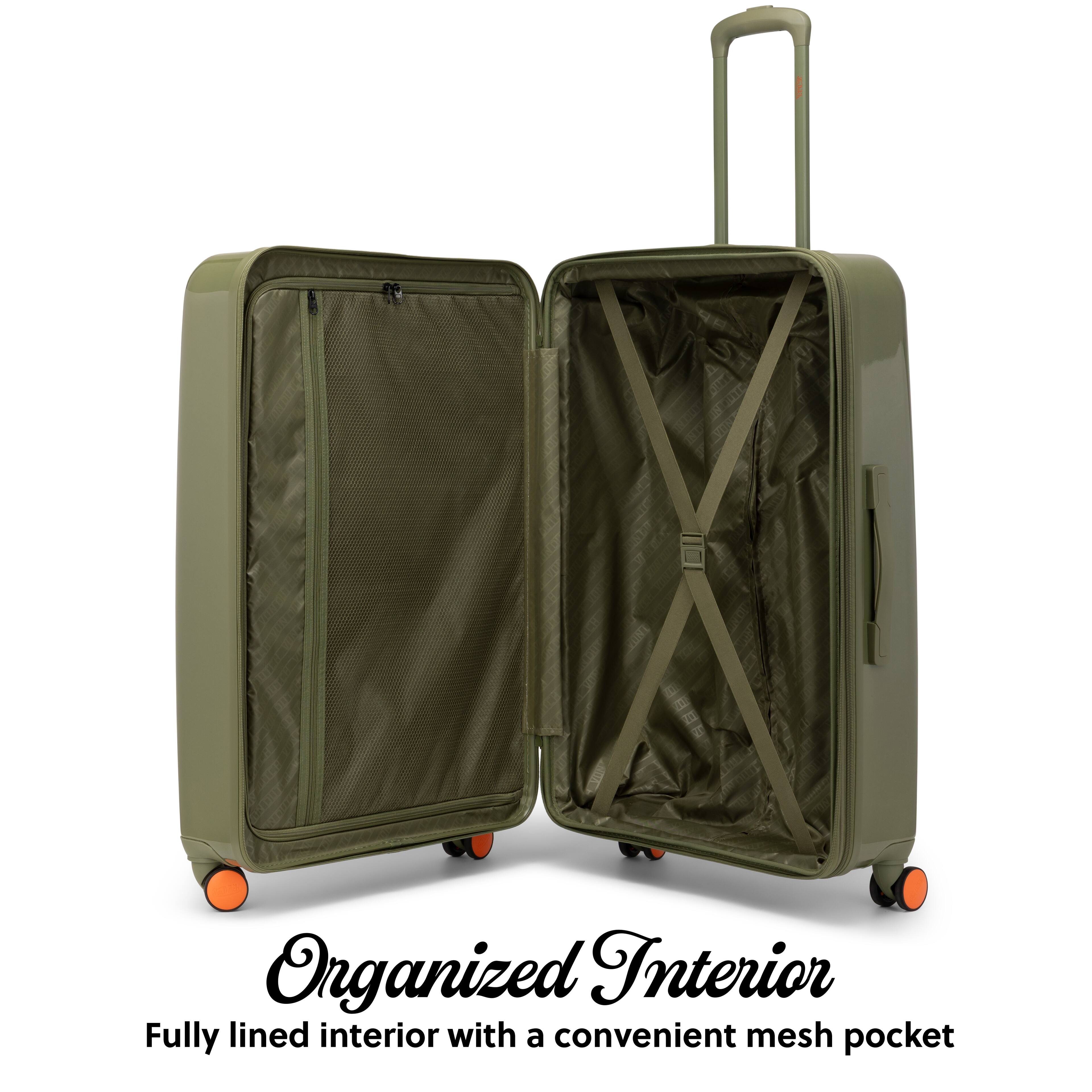 Organized Interior  
Fully lined interior with a convenient mesh pocket