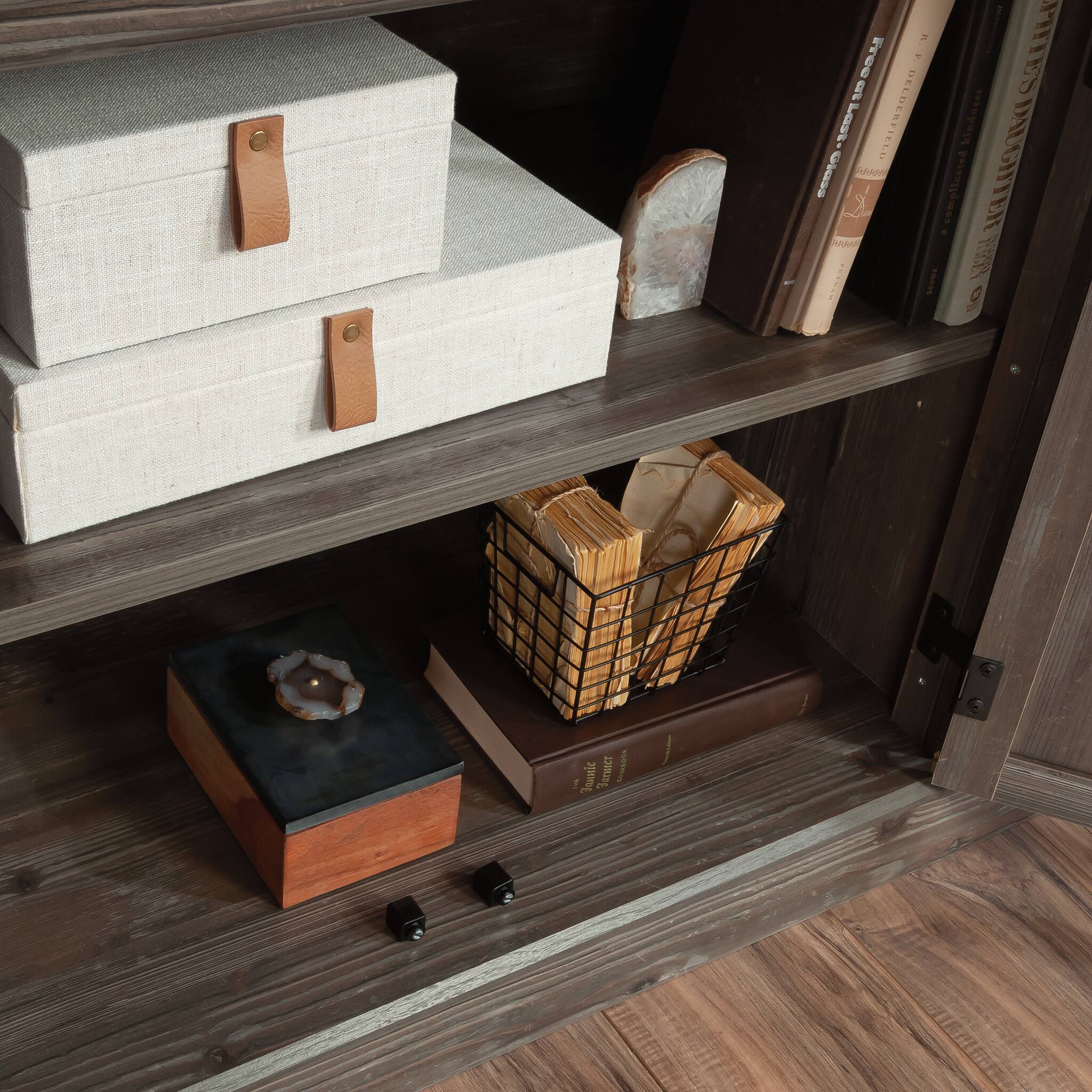 1 1 1 Pree - PPHTES Last- DELDERTILLU IVID kindness Giaas Pn  DIUGHTER Ano S  D ic  I 1

Corrected text:
1 1 1 Pree - PPHTES Last- DELDERTILLU IVID kindness Giaas Pn  DIUGHTER Ano S  D ic  I 1