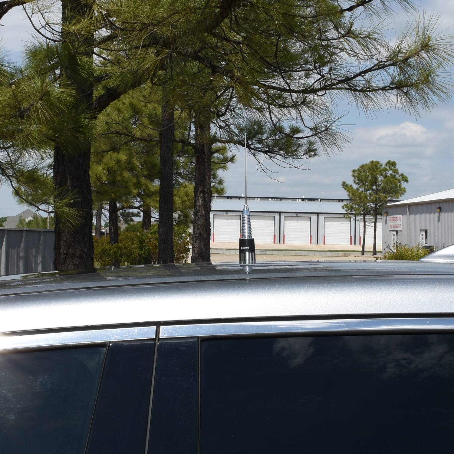 Back. Browning - 200-Watt 450-470 MHz 3-dBd-Gain UHF Antenna with Spring and NMO Mounting BR-176-S - Stainless Steel.