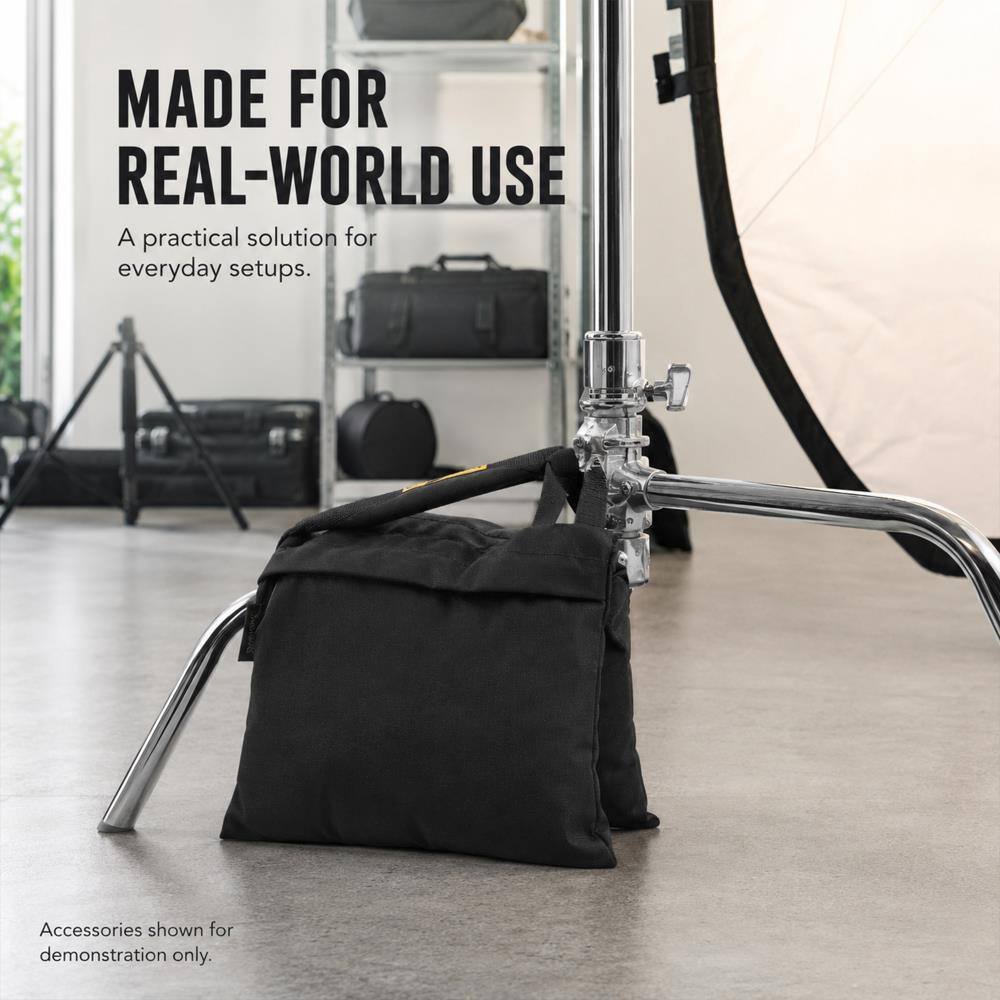 MADE FOR REAL-WORLD USE  
A practical solution for everyday setups.  
Accessories shown for demonstration only.