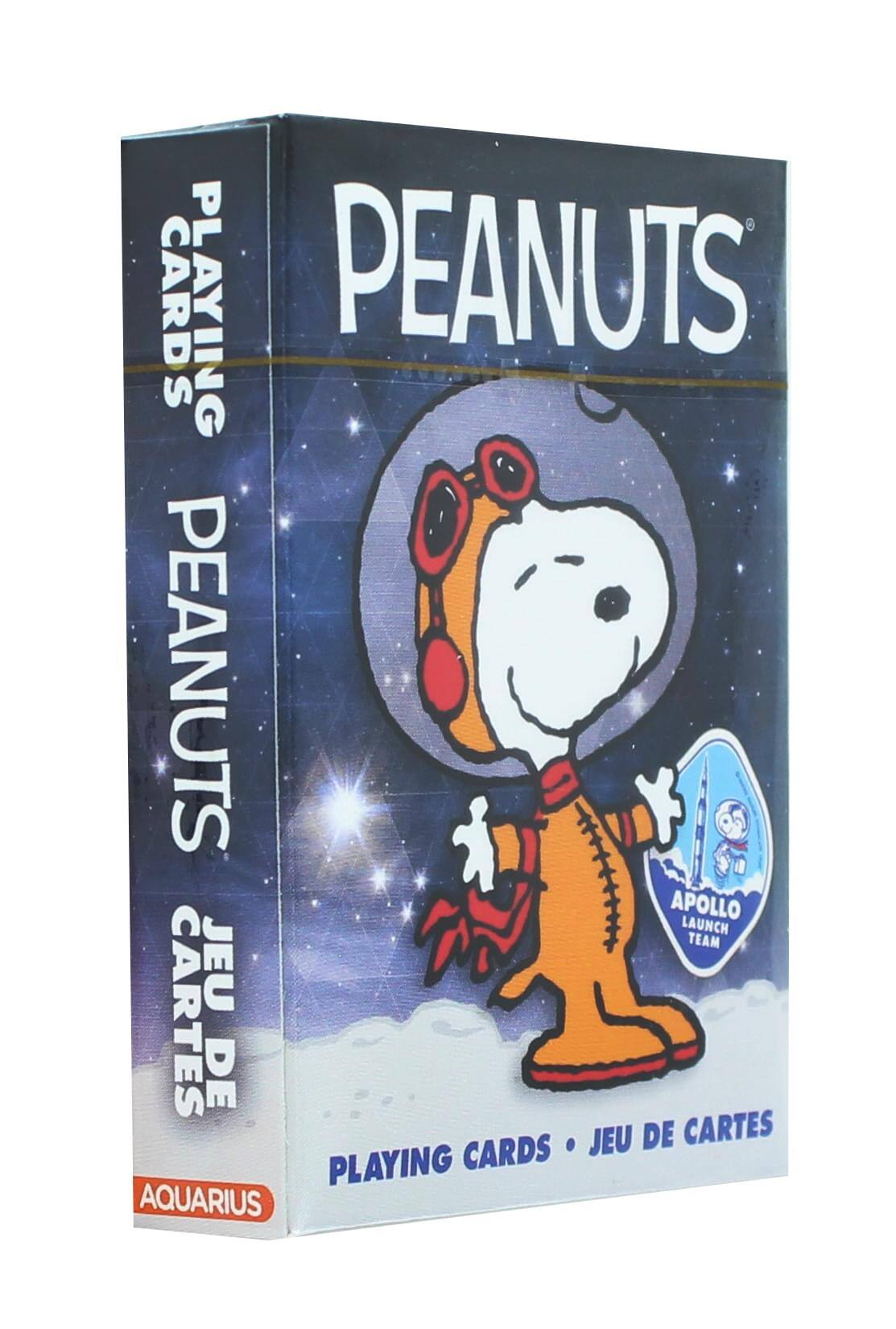 Sure, here is the corrected and grouped text from the image:
**Front:**
- PEANUTS
- PLAYING CARDS • JEU DE CARTES
**Side:**
- PLAYING CARDS
- PEANUTS
- JEU DE CARTES
- AQUARIUS
**Additional Text:**
- APOLLO LAUNCH TEAM