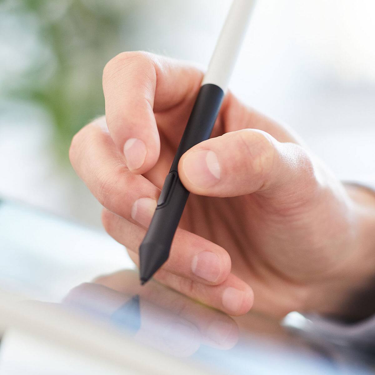 Alt View 4. Wacom - Wacom One Creative Cordless Pen - Black.
