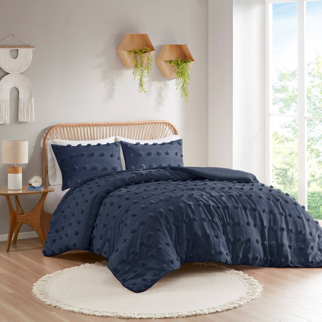 Alt View 1. Gracie Mills - Gracie Mills Eloise Clip Jacquard Duvet Cover Set - Navy.