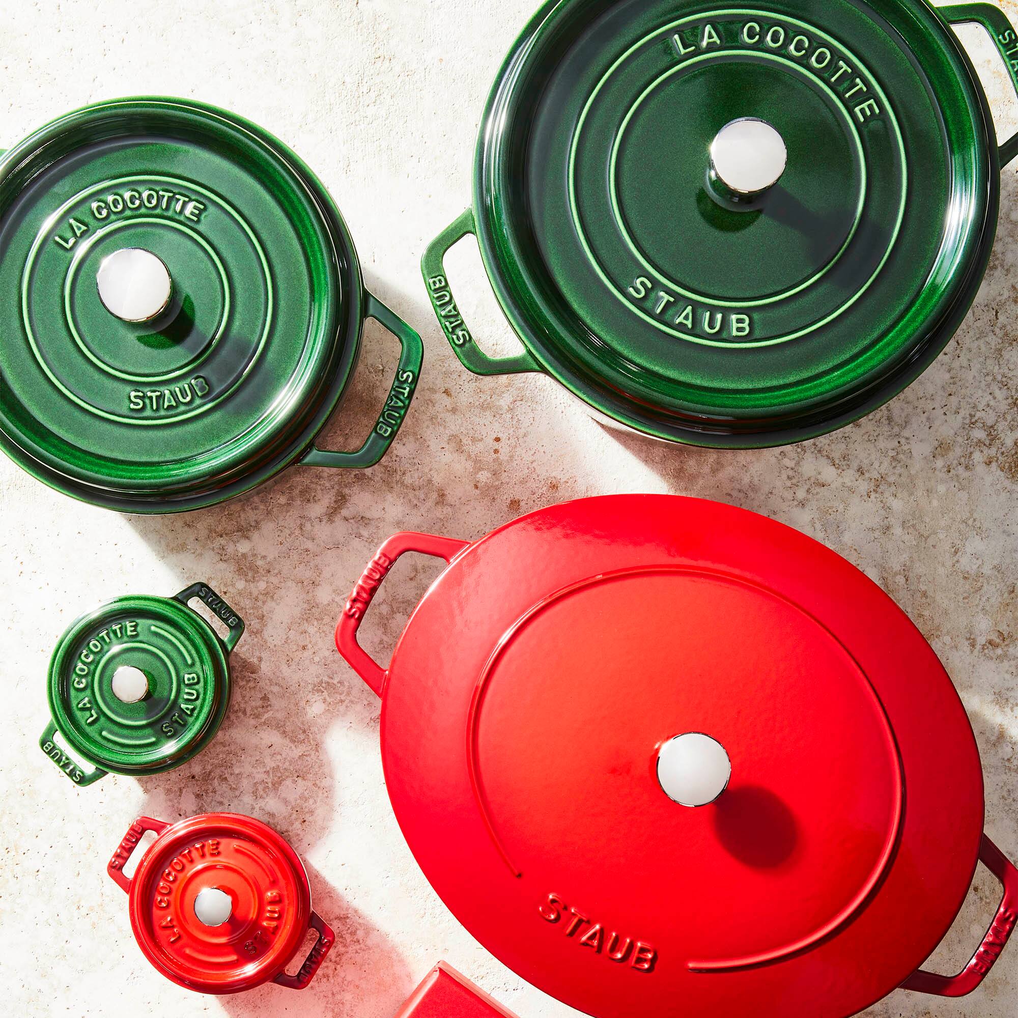 LA COCOTTE  
STAUB  
LA COCOTTE  
STAUB  
LA COCOTTE  
STAUB  
LA COCOTTE  
STAUB