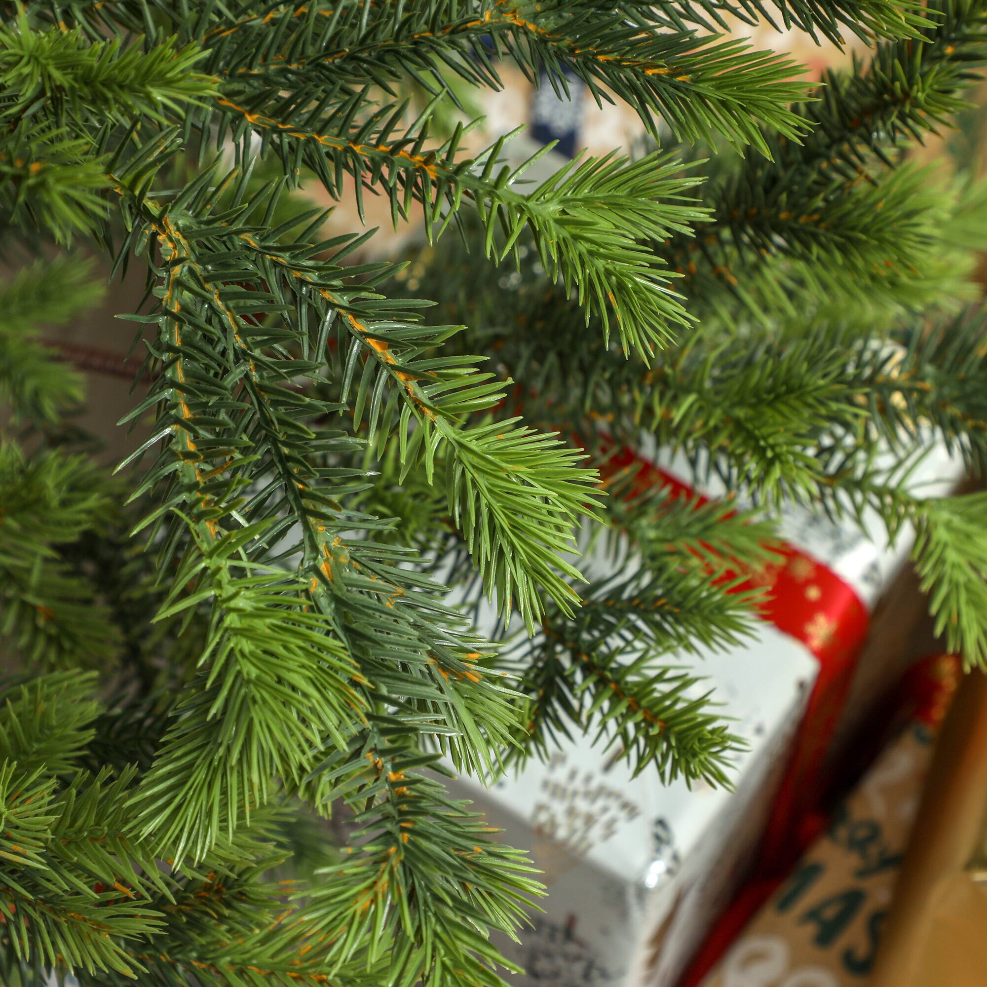 Alt View 8. Homcom - Sparse Realistic Cedar Artificial Christmas Tree, 4306 Tips Hinged - Green.