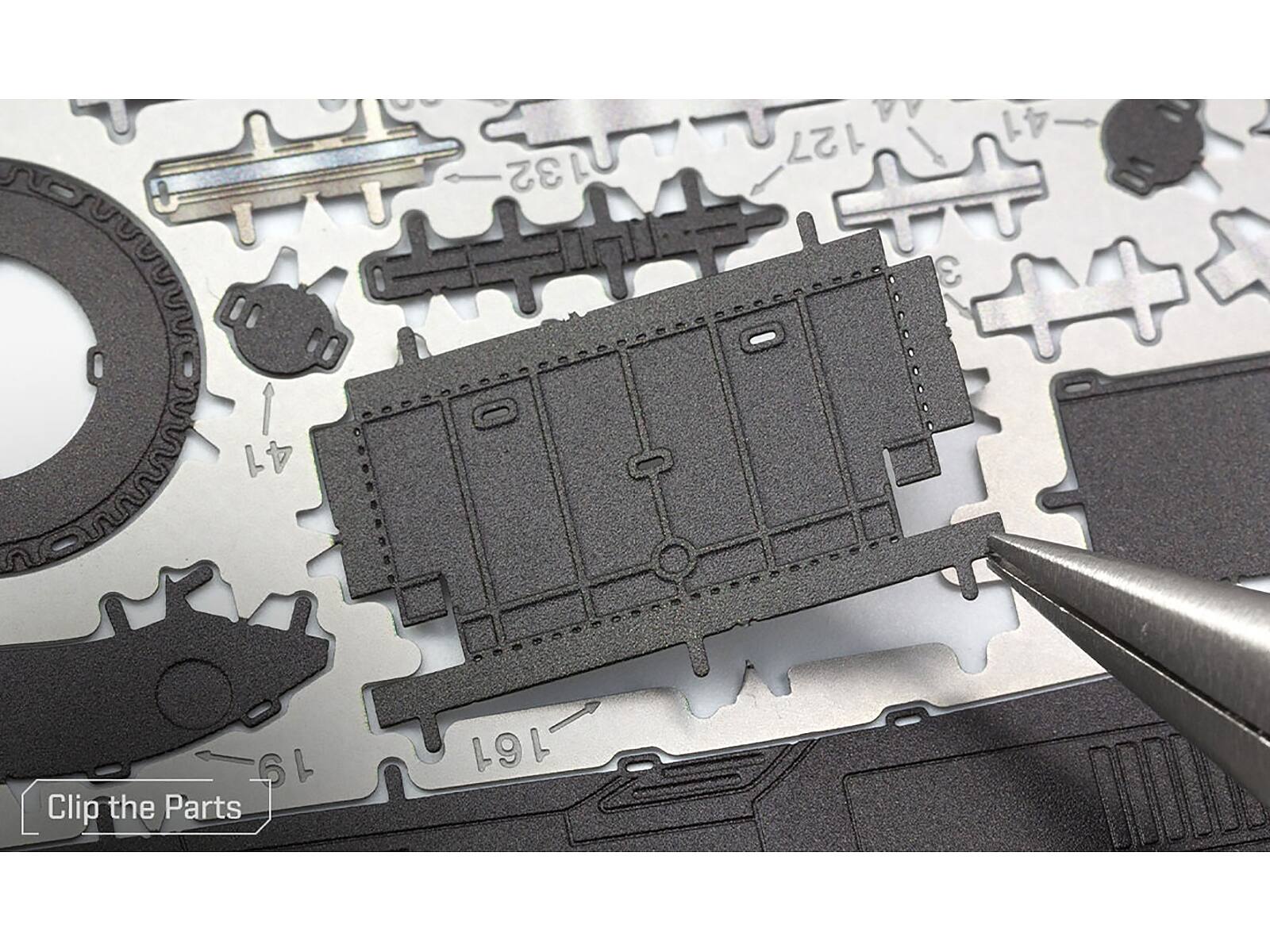 41 132 127 41 E + 19 Clip the Parts 161