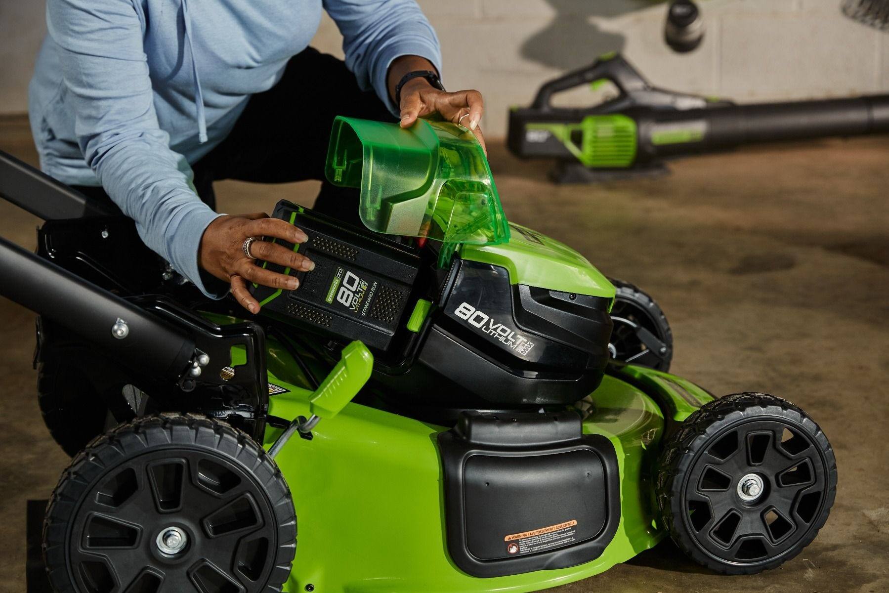 Alt View 13. Greenworks - Pro 80-Volt 21 in. 3-in-1 Lawn Mower (4.0Ah Battery and Charger Included) - Green.