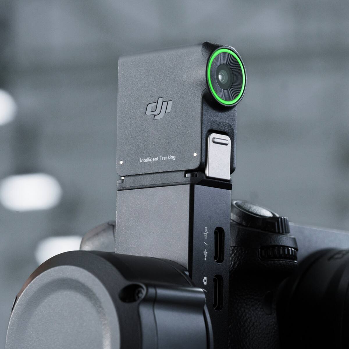 DJI  
Intelligent Tracking
