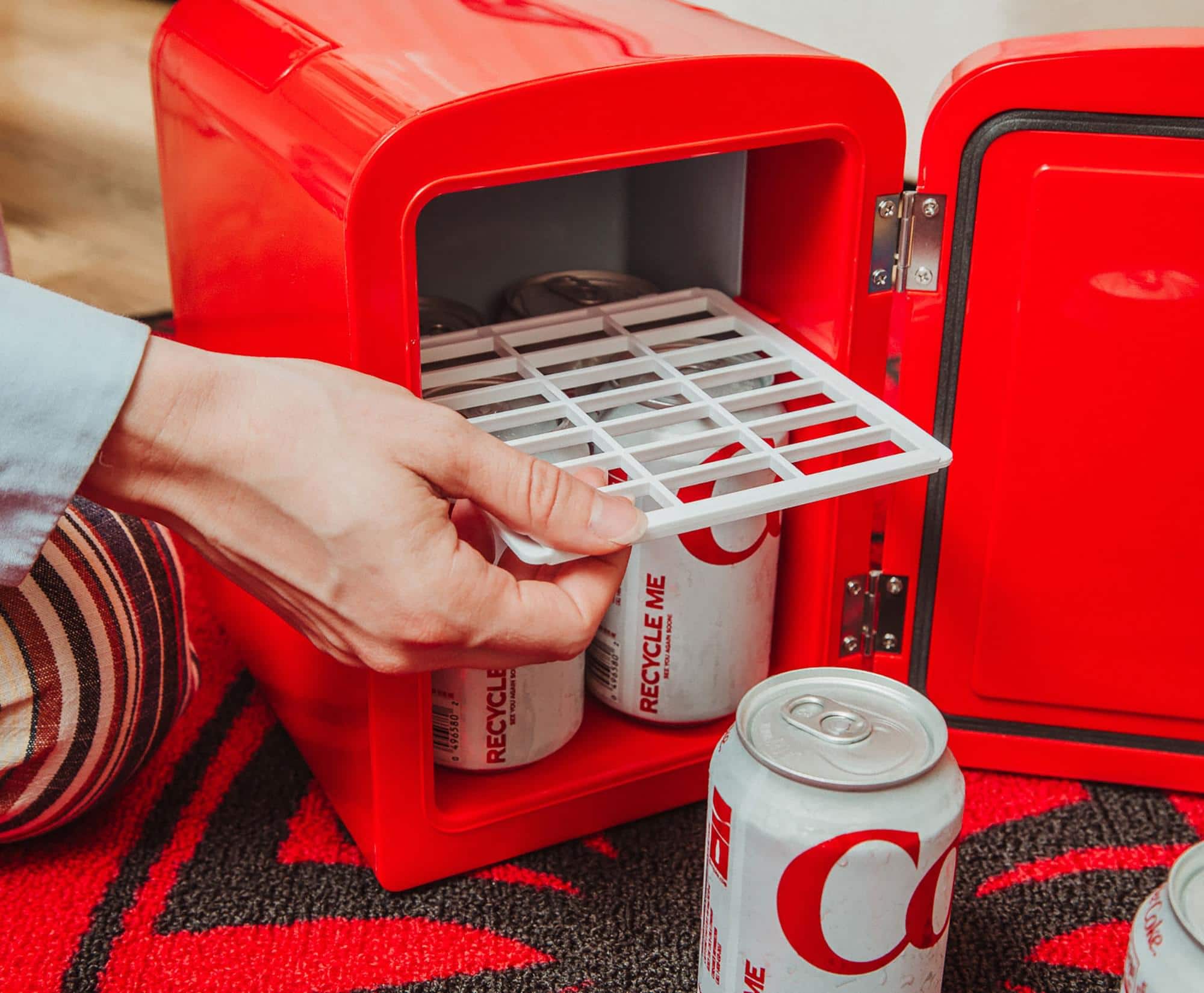 Marvel Spider Man 4 Liter Mini Fridge Thermoelectric Cooler