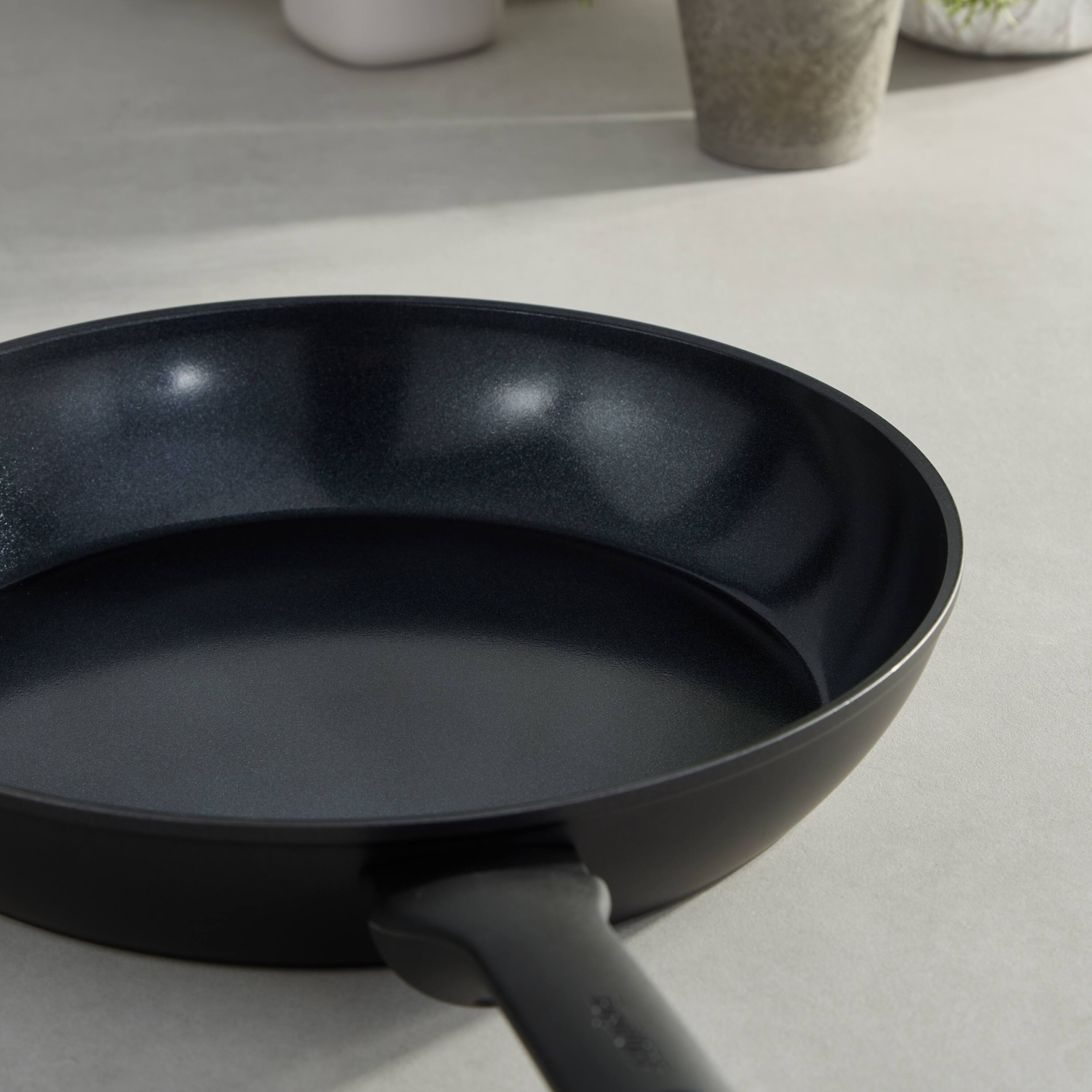 Back. BergHOFF - BergHOFF DiNA Helix Nonstick Ceramic Frying Pan 11", Recycled Aluminum - Black.