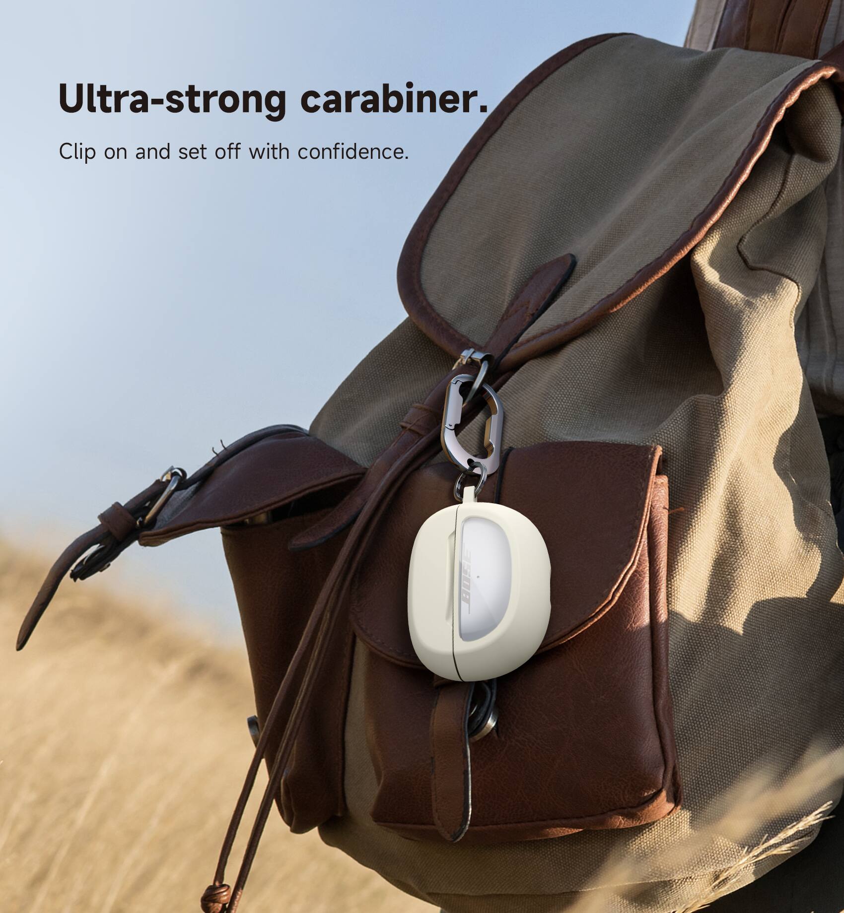 Ultra-strong carabiner.  
Clip on and set off with confidence.