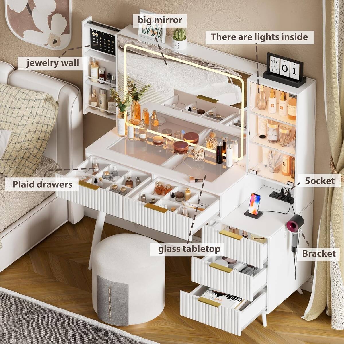 big mirror  
There are lights inside  
jewelry wall  
STO 0 OLM 1  
Plaid drawers  
Socket  
glass tabletop  
Bracket