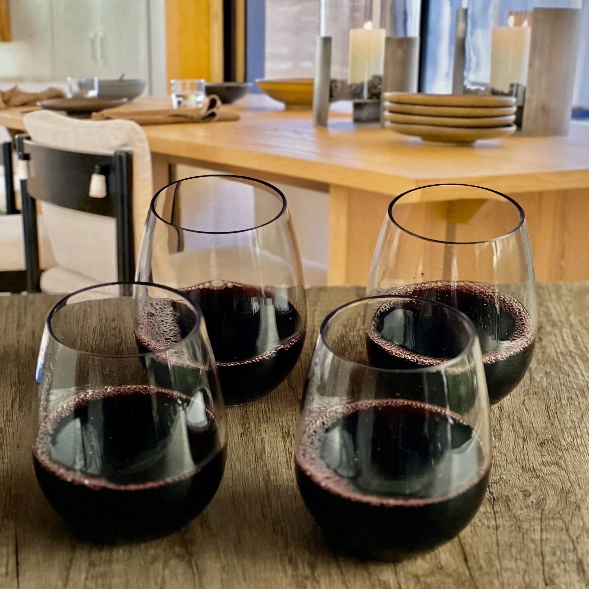 Left. APRILSOUL - Tritan Glasses Drinking Set of 4 DOF Plastic BPA Free Cocktail Glasses Drinkware Water Tumblers - white.