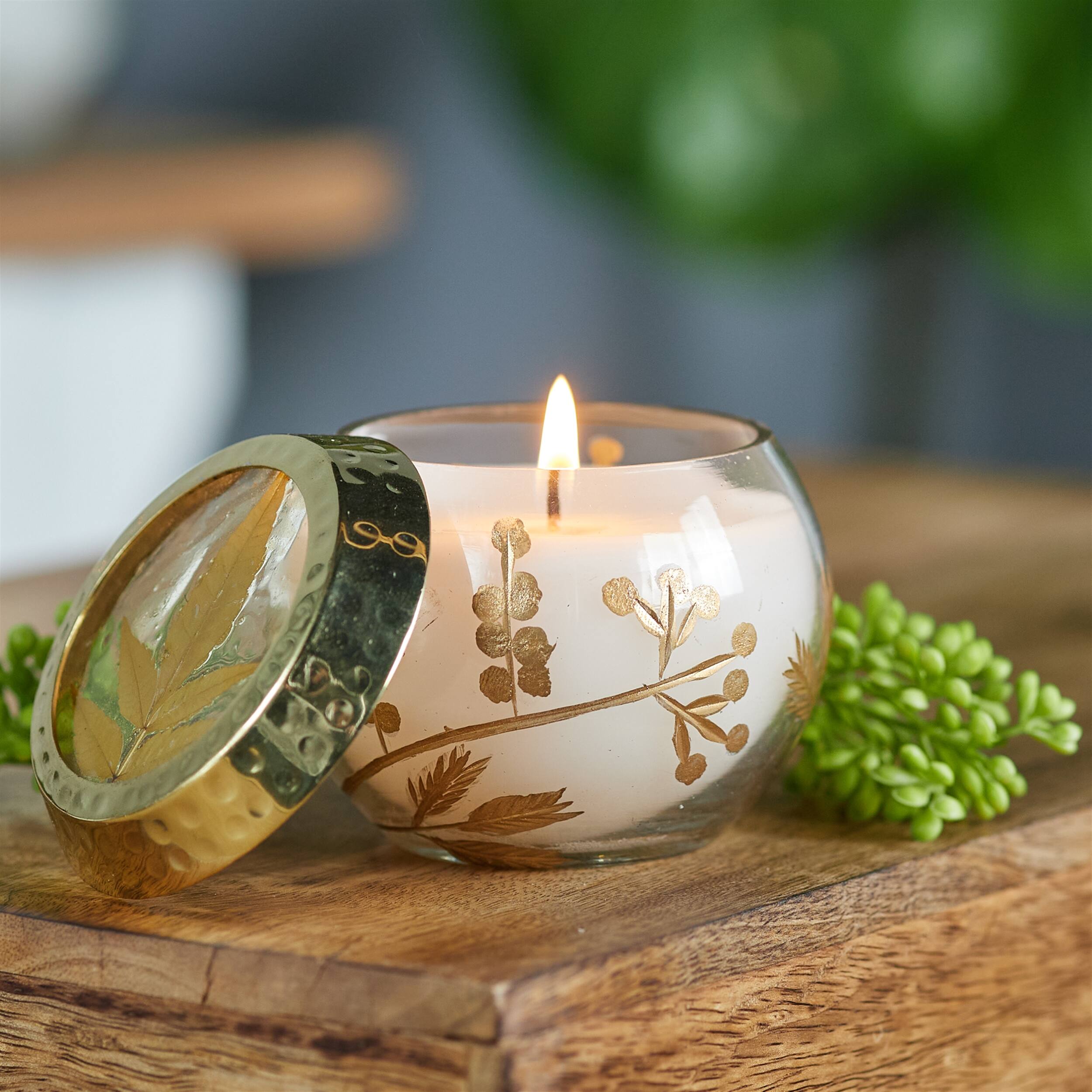 Alt View 1. BreeBe - Frosted Juniper Scented Soy Candle with Pressed Leaf Lid (Set of 3) - White, Gold.