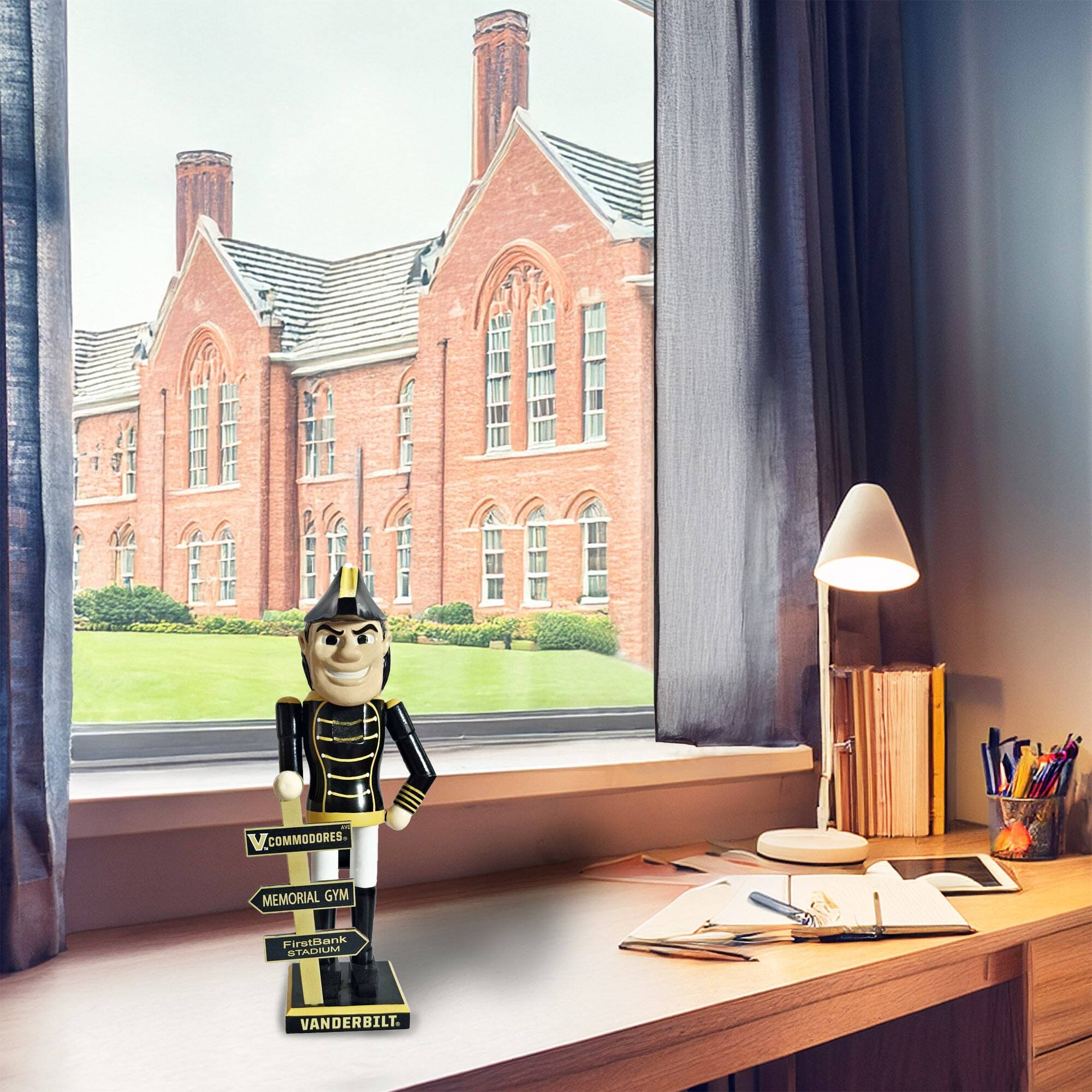 V COMMODORES  
MEMORIAL GYM  
FirstBank STADIUM  
VANDERBILT