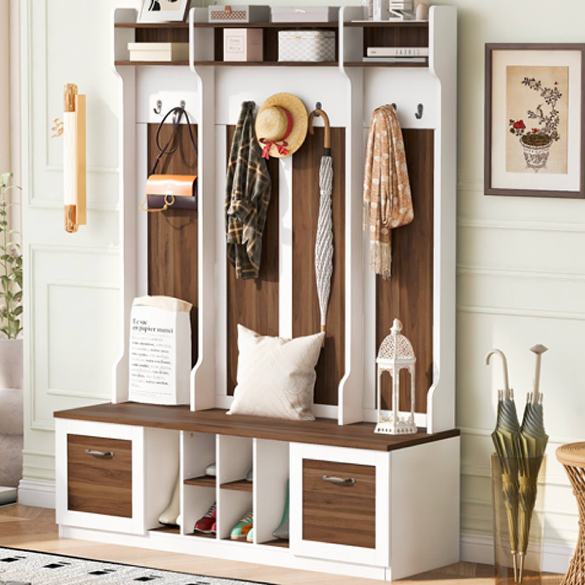 Sure, here is the corrected and grouped text from the image:

---

**Top Shelf:**
- "S"

**Middle Shelf:**
- "J"

**Bench Seat:**
- "Le petit monstre"

**Other Text:**
- "S"

---