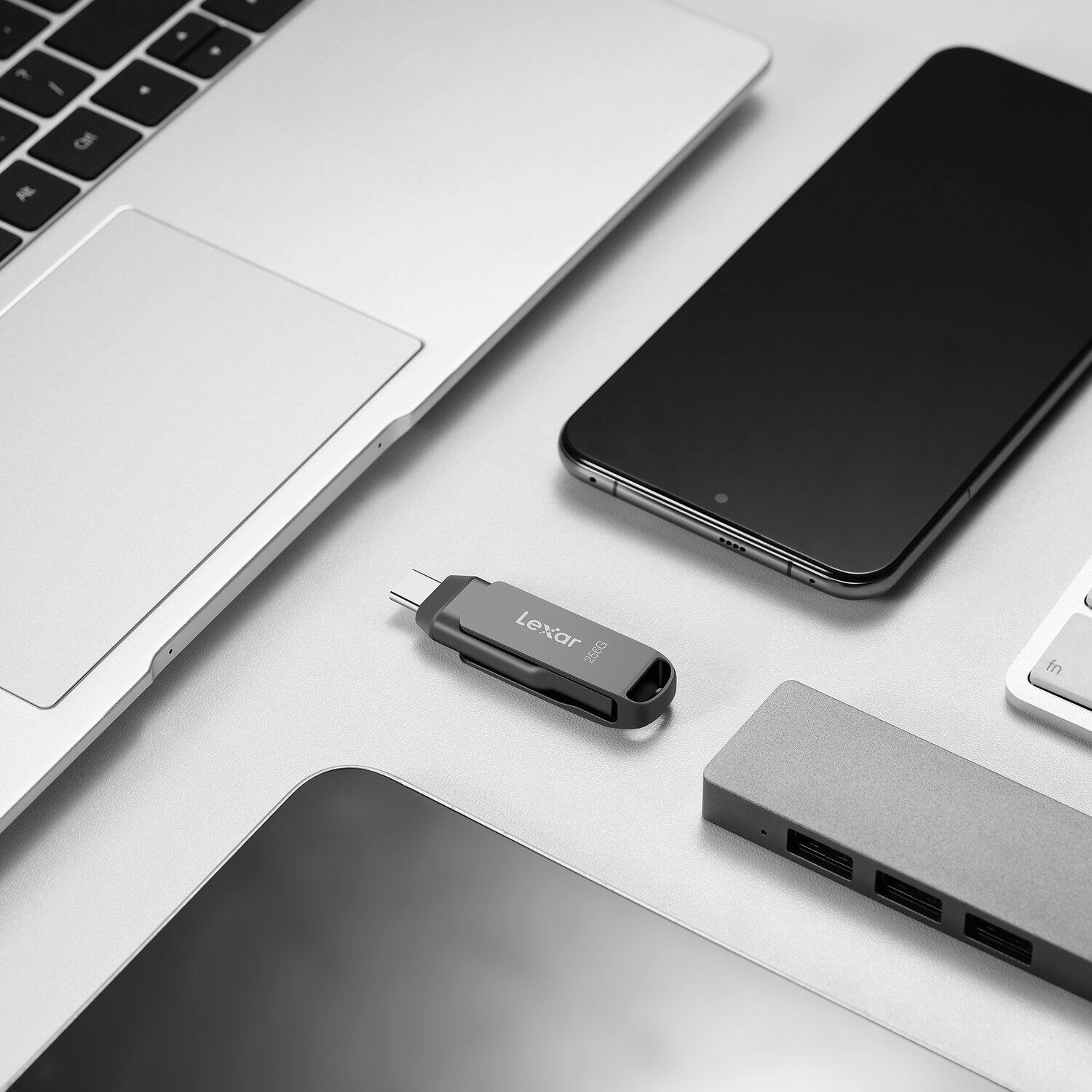 - A -  
- Car  
- Lexar  
- B-6