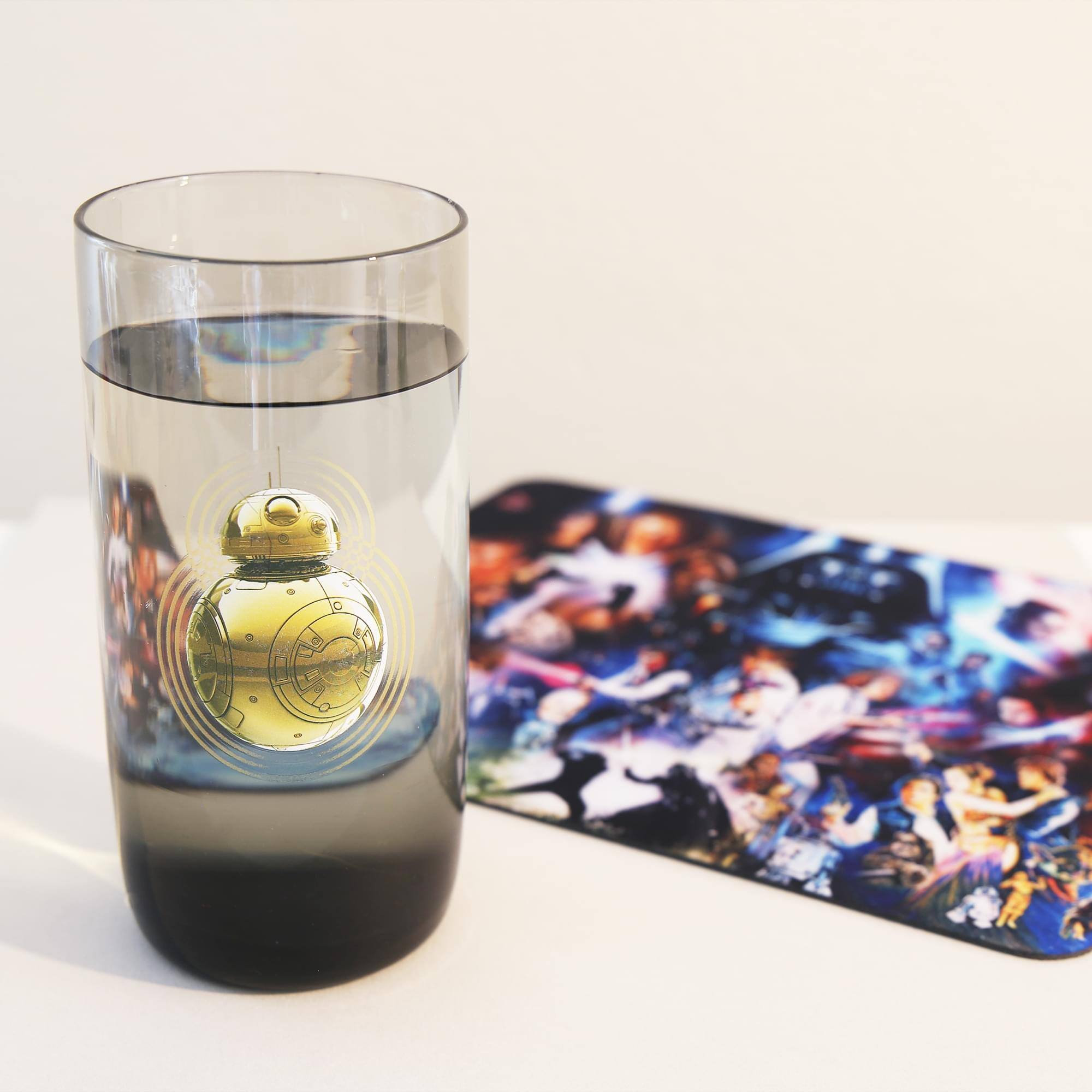 Alt View 10. Star Wars - Star Wars: The Force Awakens 20oz Black Glass Tumbler - BB-8 - Black.