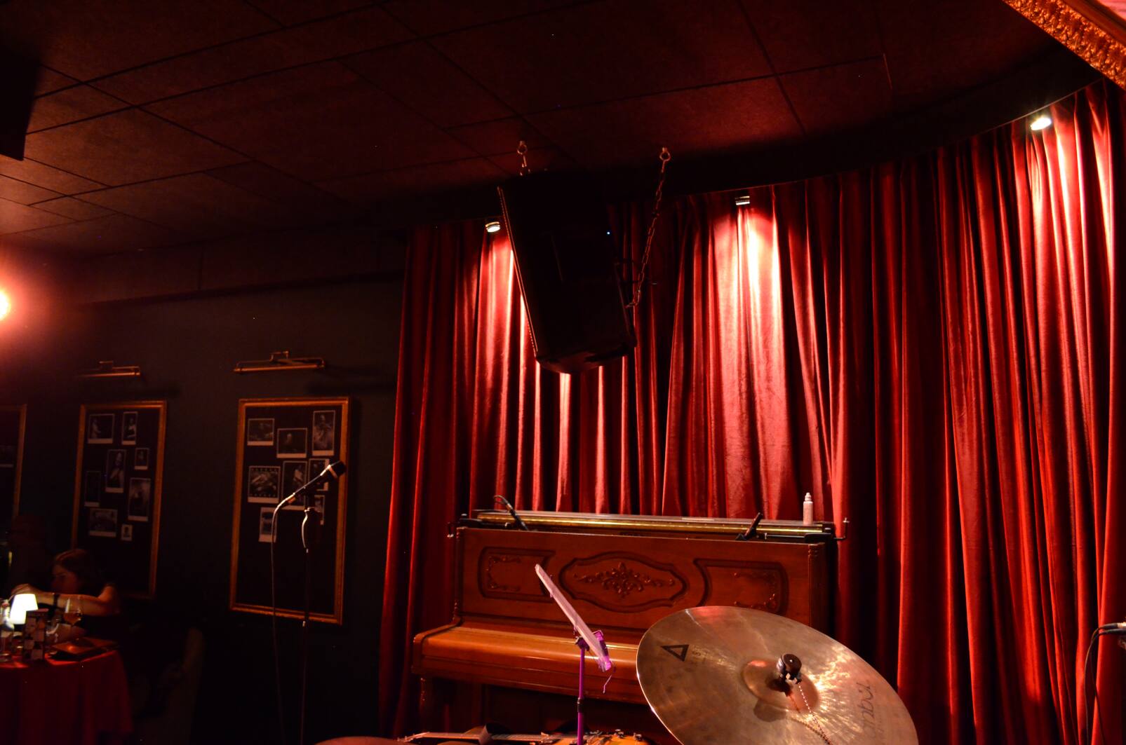 Left. AKG - AKG Wired P170  Small Diaphgram Condenser Microphone - Black.