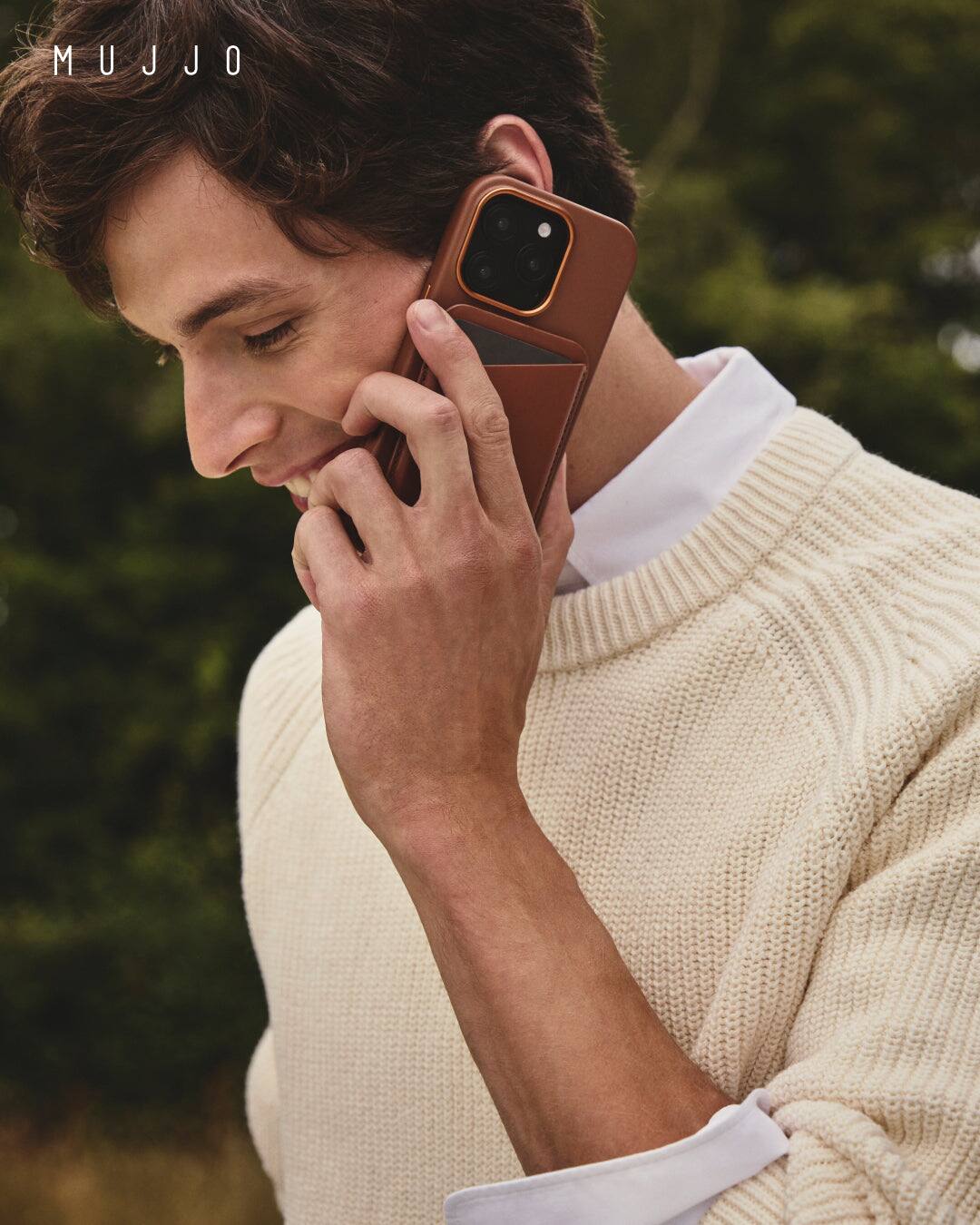 Alt View 3. Mujjo - Apple iPhone 16 Pro Leather Case - Tan.