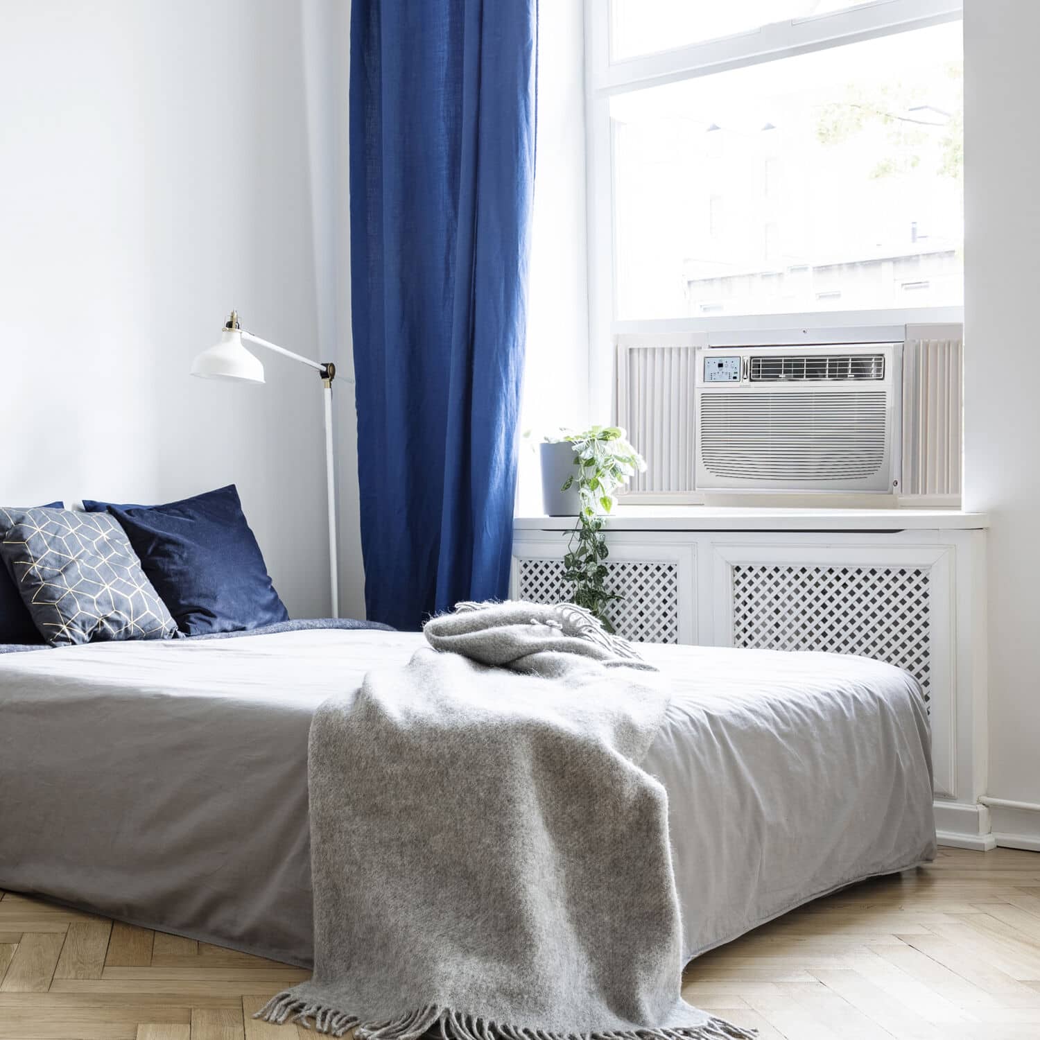 Alt View 8. Keystone - 1000 Sq. Ft 18,000 BTU 230V Window Air Conditioner R32 - White.