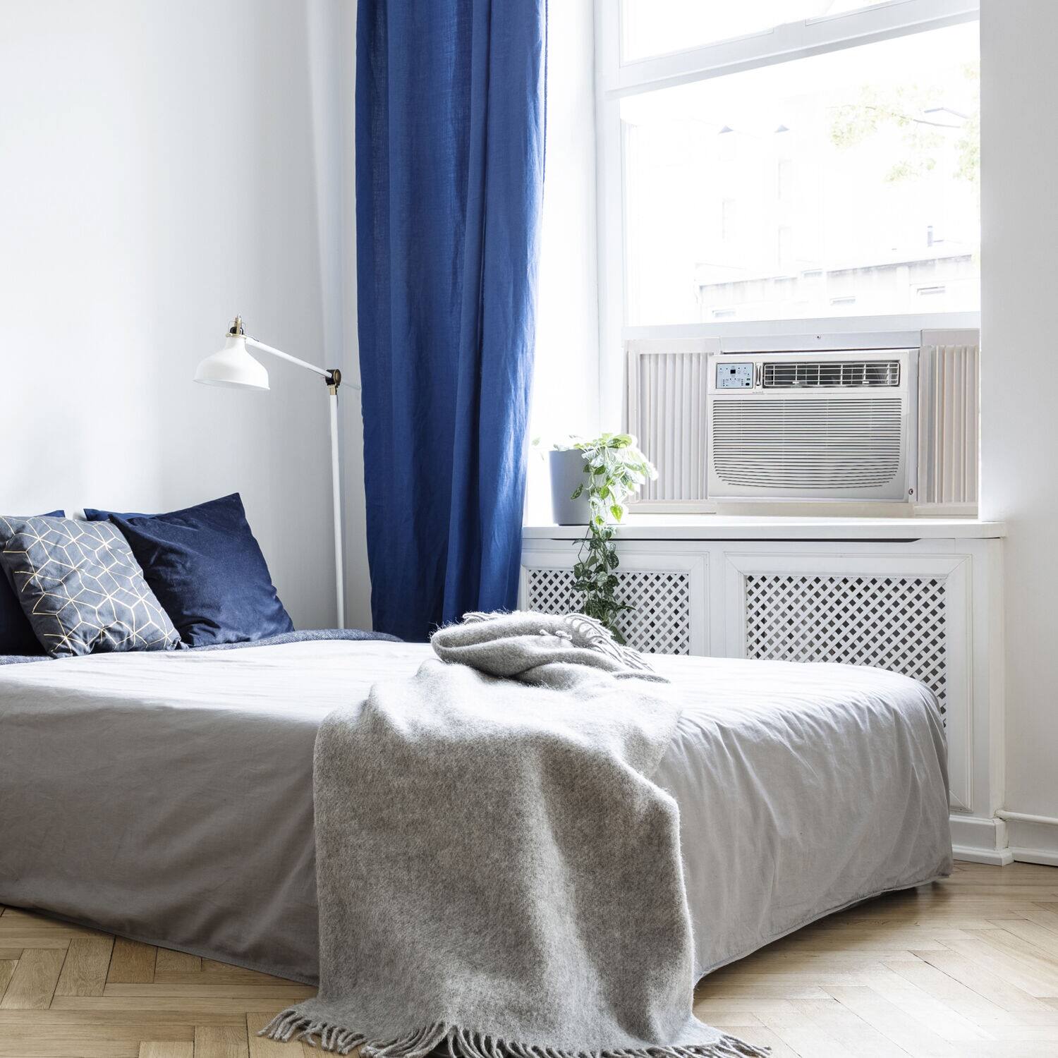 Alt View 8. Keystone - 1000 Sq. Ft 18,000 BTU 230V  Window Air Conditioner R32 - White.