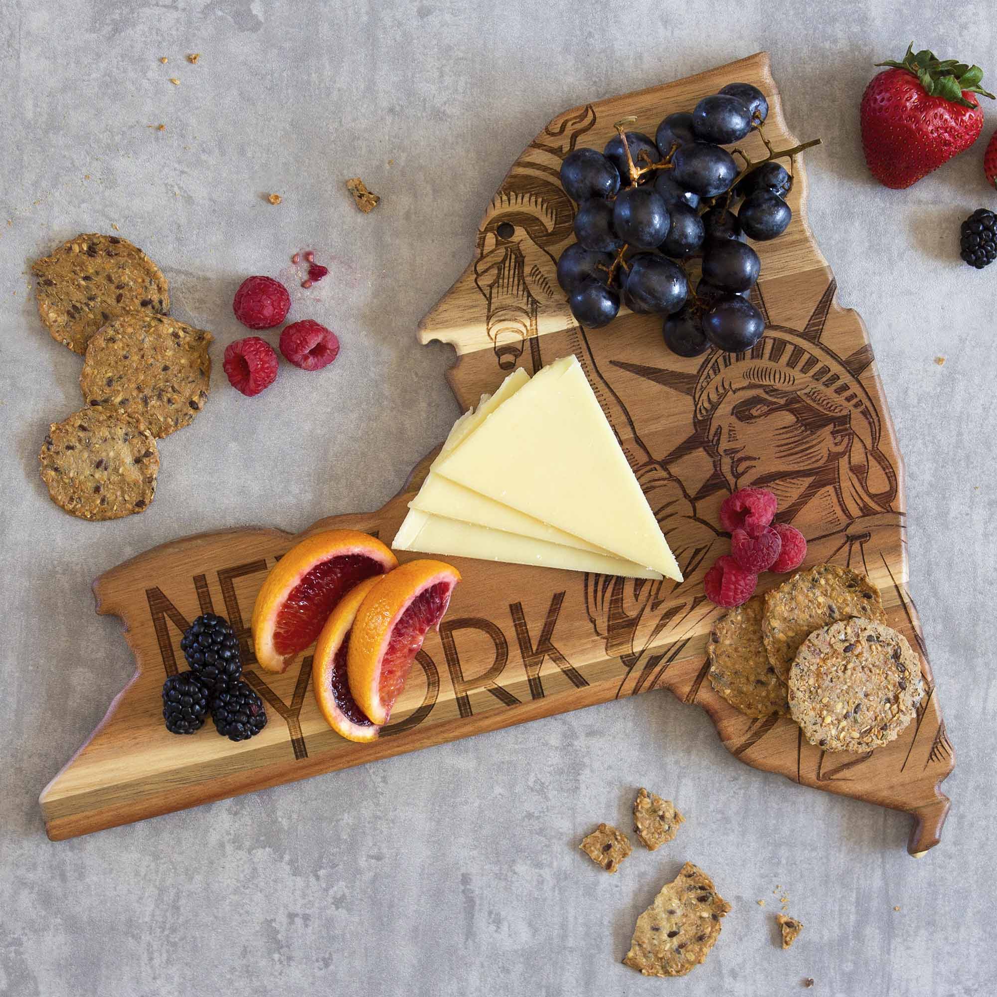 Angle. Rock & Branch - Origins Series New York Cutting Board.