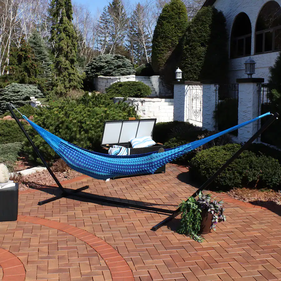 Hanomack Sunnydaze 2 Person Woven Cotton/Nylon Hammock with Steel Stand Blue ...