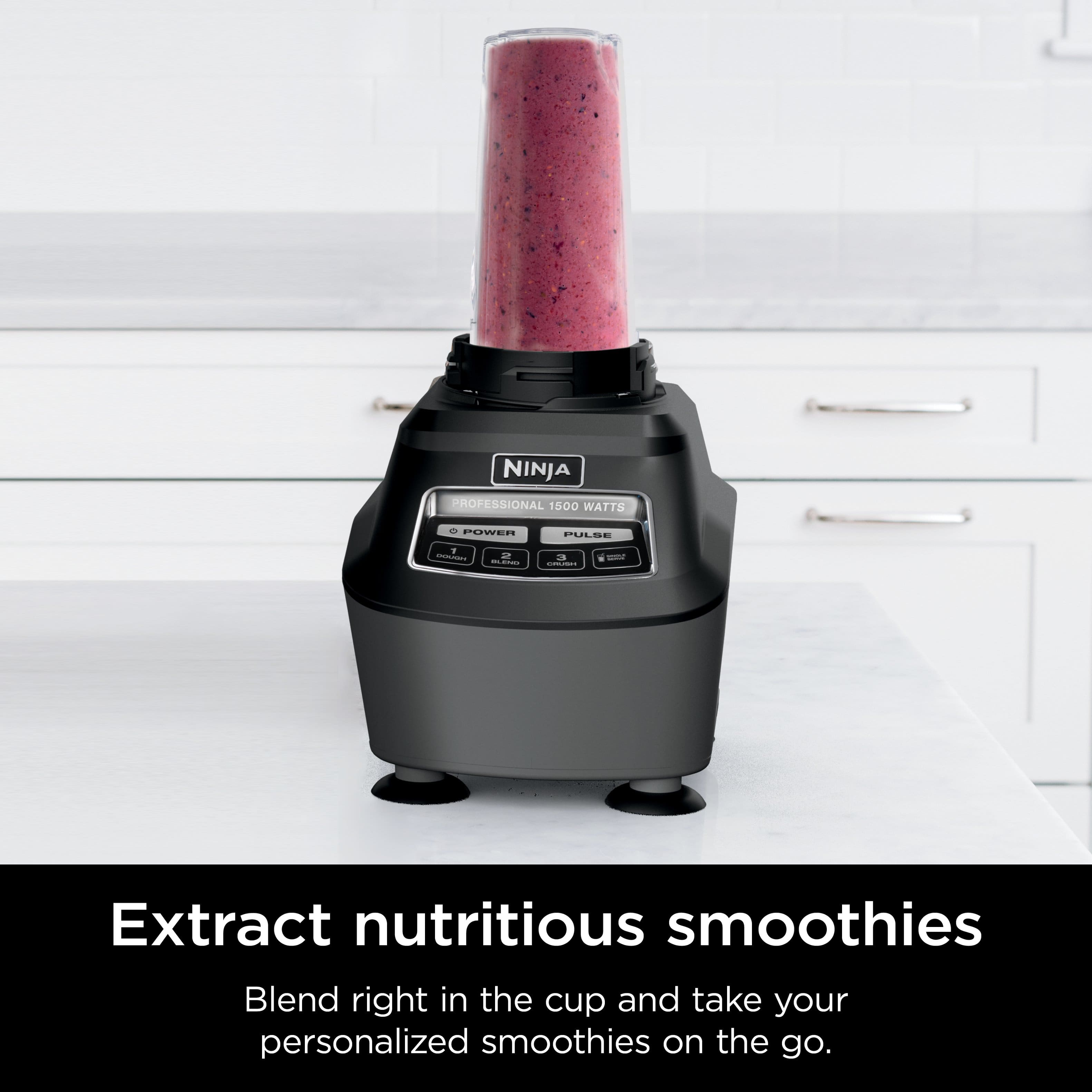 NINJA PROFESSIONAL 1500 WATTS
POWER PULSE
Extract nutritious smoothies
Blend right in the cup and take your personalized smoothies on the go.