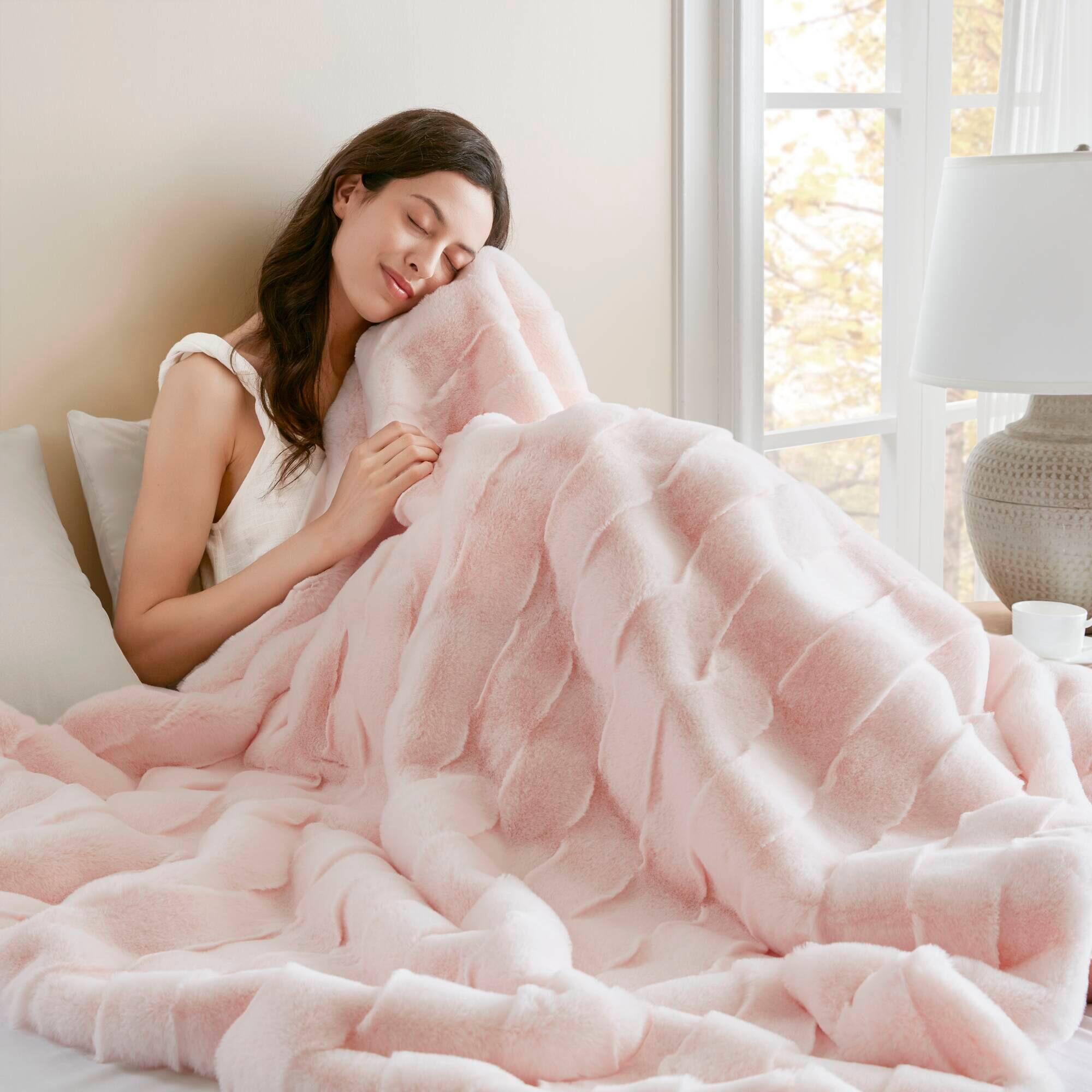 Gracie Mills Tullio Faux Fur Throw Pink - Best Buy