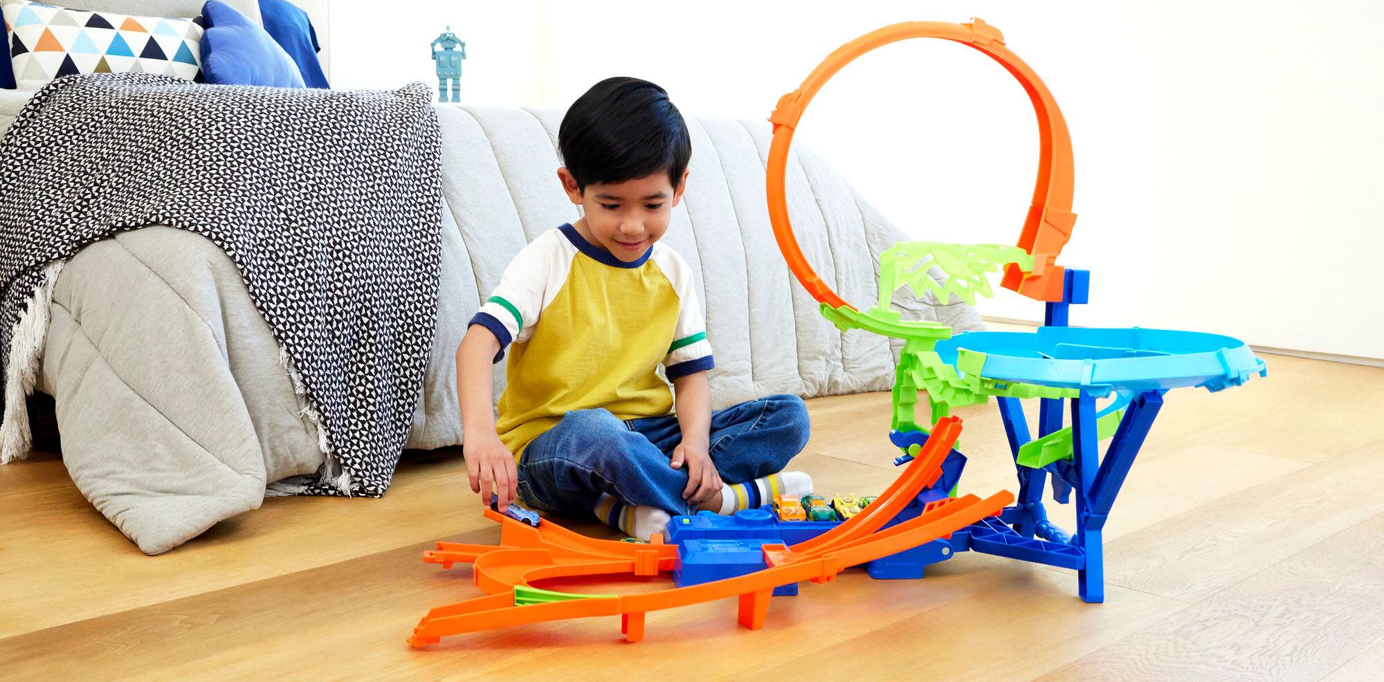 Alt View 4. Hot Wheels - Stunt Tracks Mid-Air Crash.