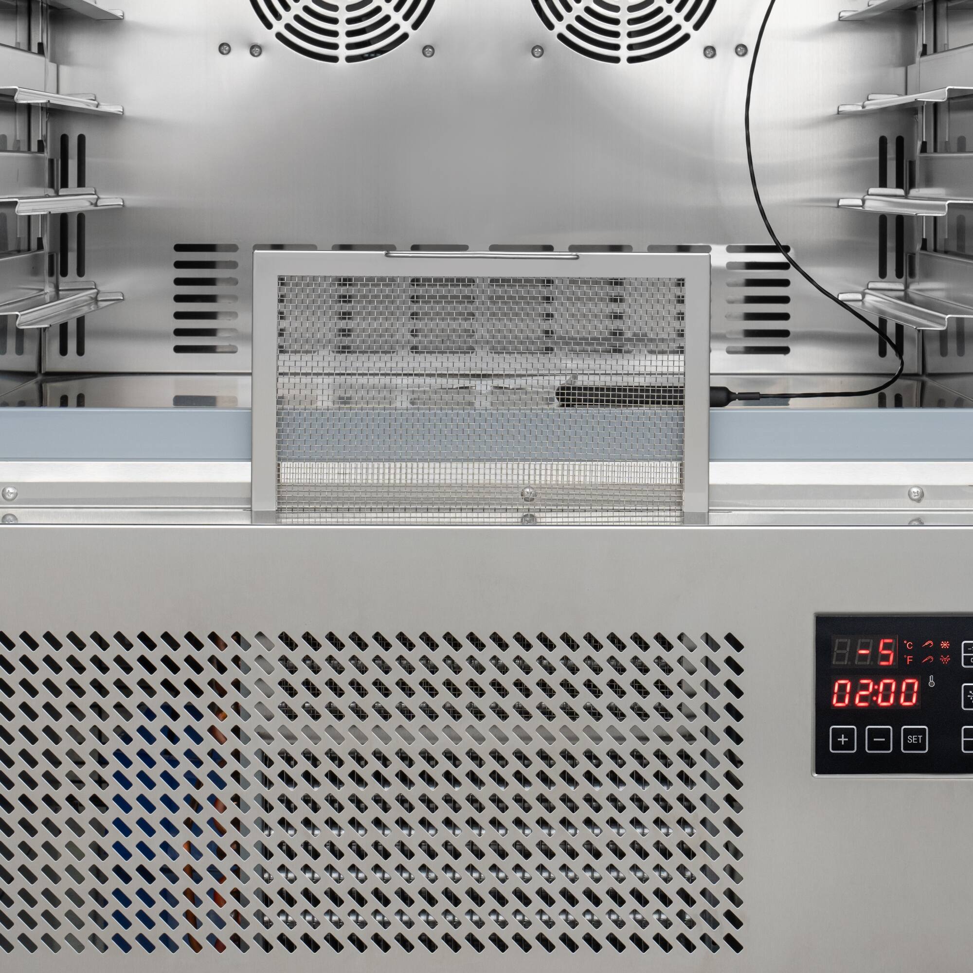 "c CO - 5 F FY e   & 02:00 : + I SET"