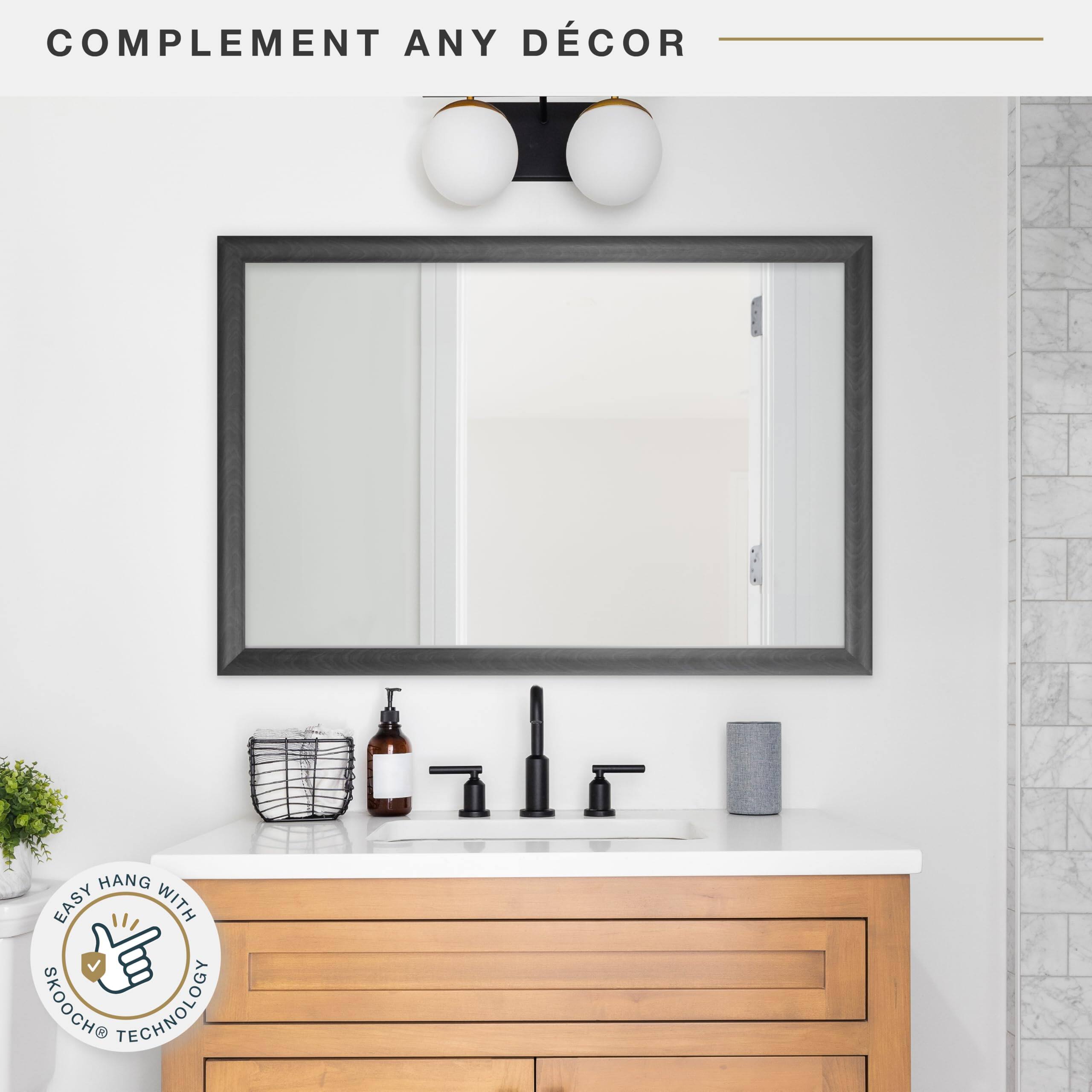 COMPLEMENT ANY DÉCOR

EASY HANG WITH SKOOCH TECHNOLOGY