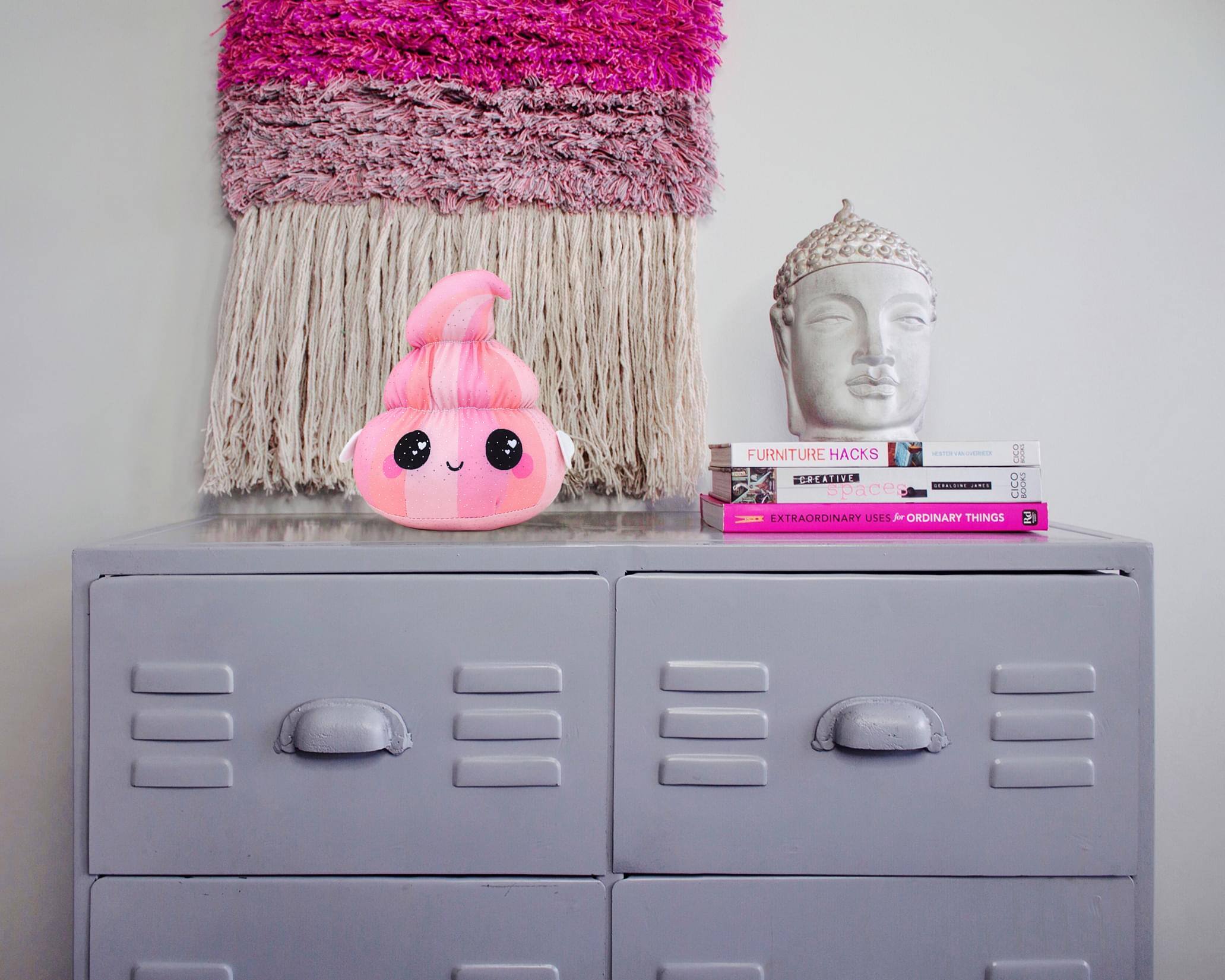 FURNITURE HACKS - CC0: CREATIVE SPACES  
EXTRAORDINARY USES FOR ORDINARY THINGS