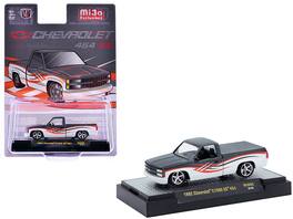 M2 - 1992 Chevrolet C1500 SS 454 Pickup Truck Limited Edition to 9680 pieces Worldwide 1/64 - Gray and White with Graphics