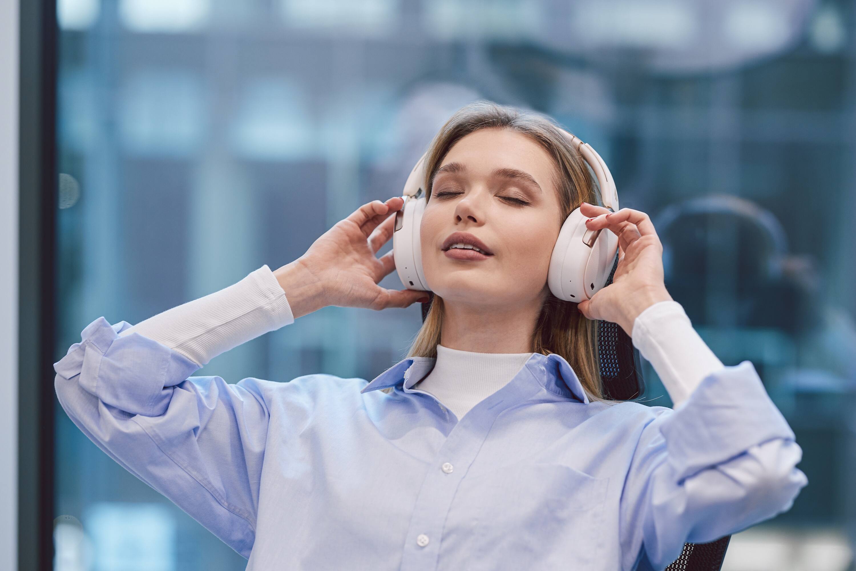 Back. Edifier - WH950NB Wireless Noise Cancelling Over-Ear Headphones - Ivory.