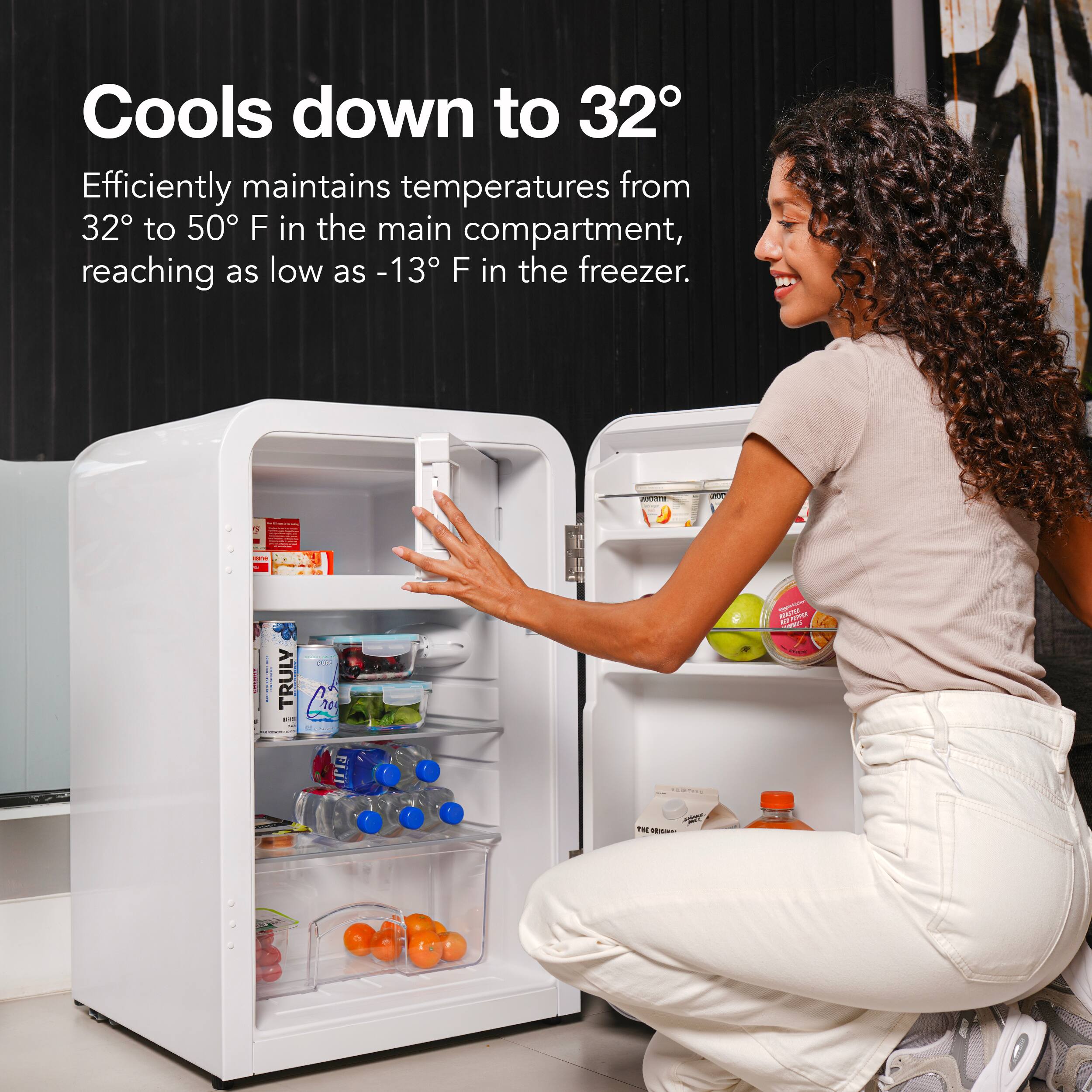Cools down to 32°Efficiently maintains temperatures from 32° to 50°F in the main compartment, reaching as low as -13°F in the freezer.