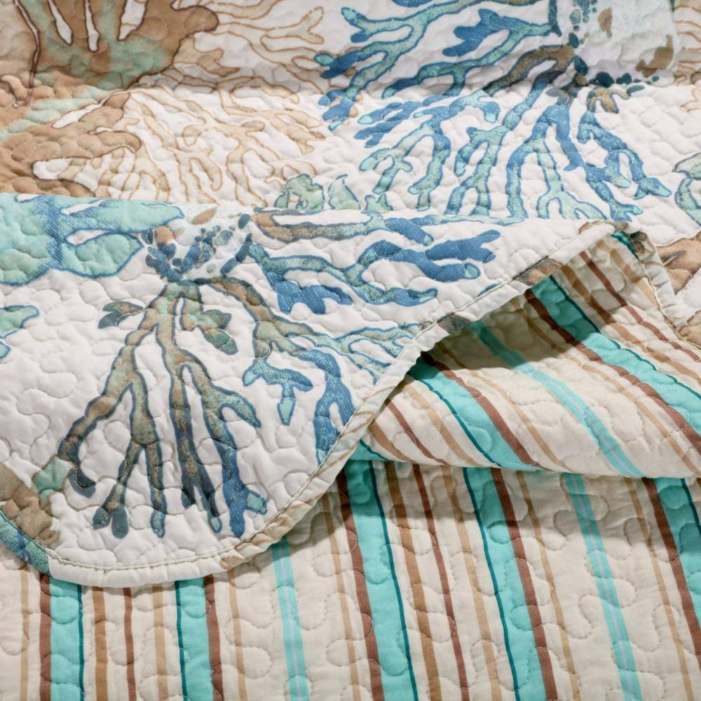 Alt View 2. Barefoot Bungalow - Barefoot Bungalow Atlantis Seashells 2-Piece Quilt & Pillow Sham Set, Jade - Jade.