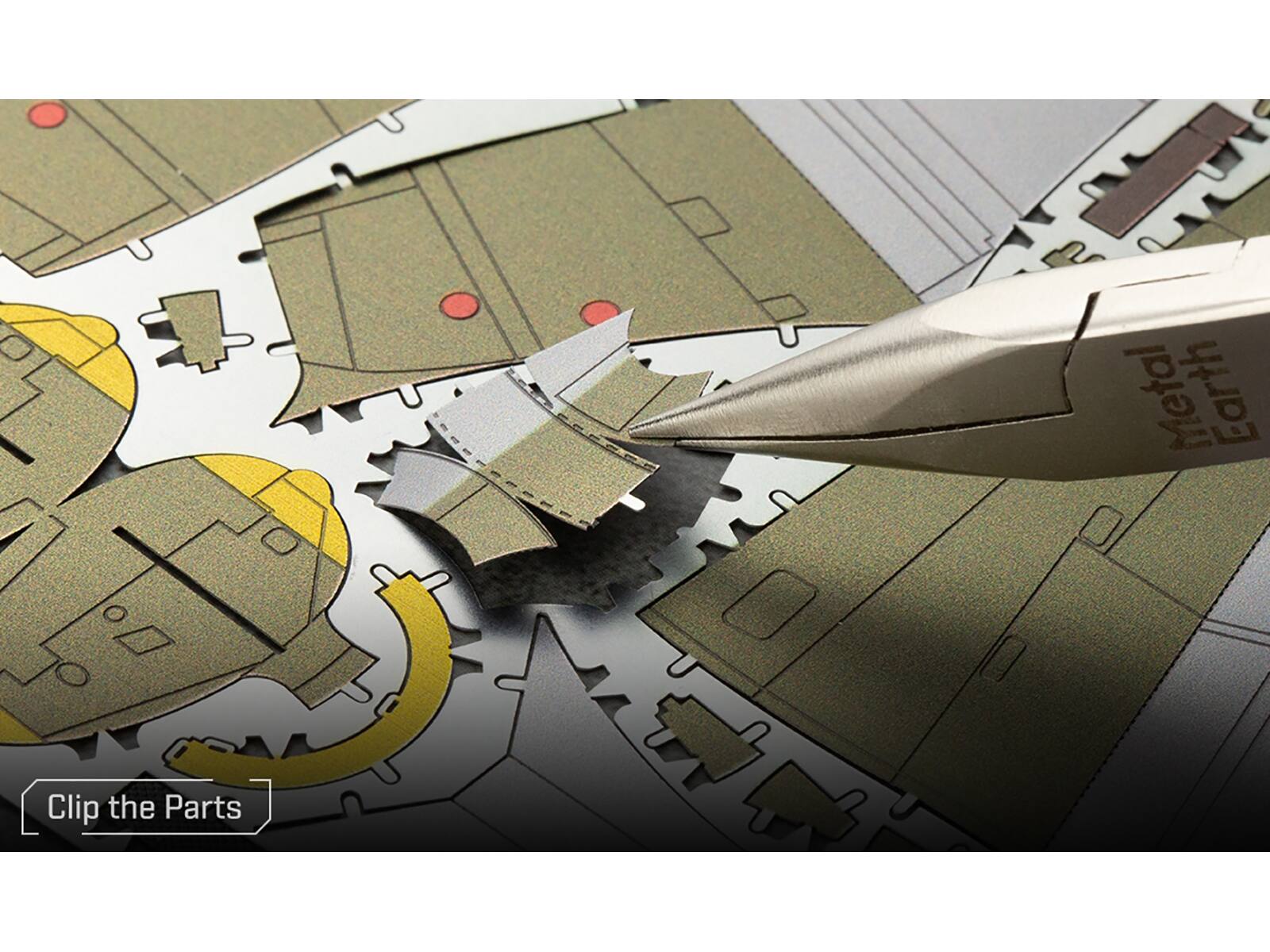 Metal Earth  
Clip the Parts